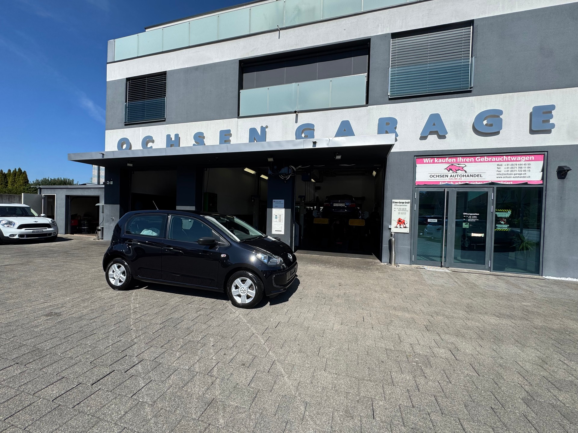 VW Up 1.0 start up-image-0