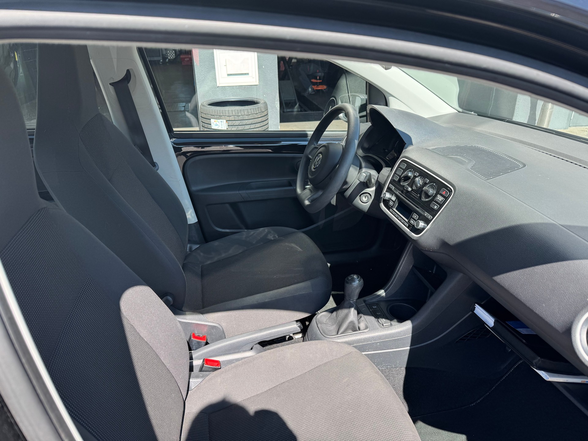 VW Up 1.0 start up-image-5