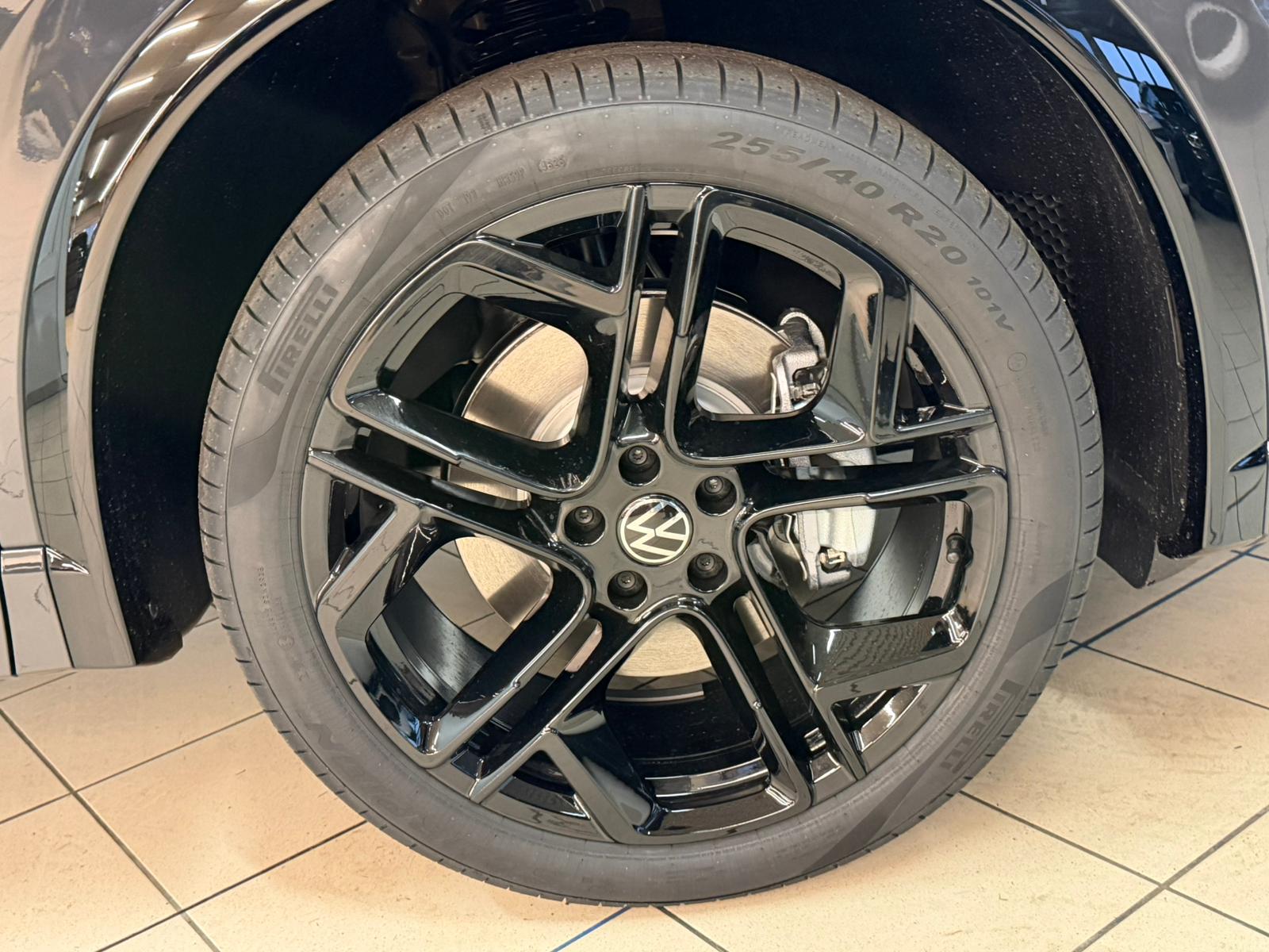 VW Tiguan 2.0 TSI DSG R-Line 4Motion-image-4