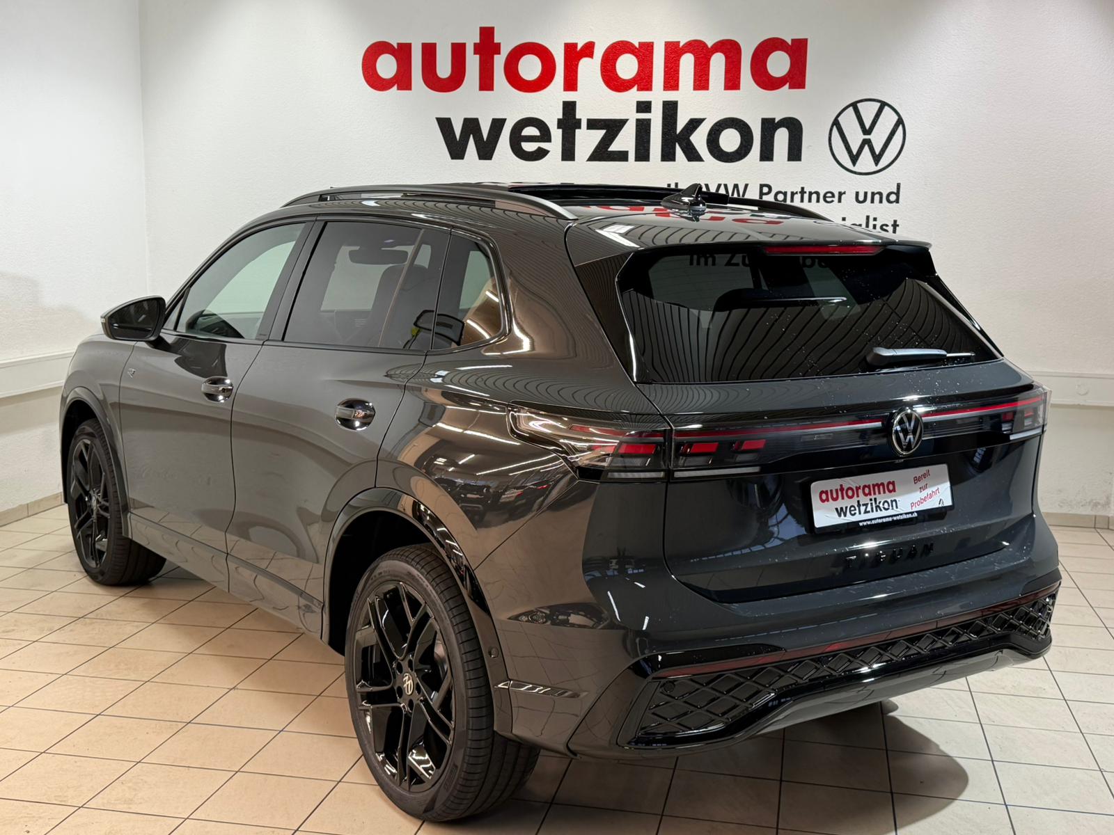 VW Tiguan 2.0 TSI DSG R-Line 4Motion-image-2