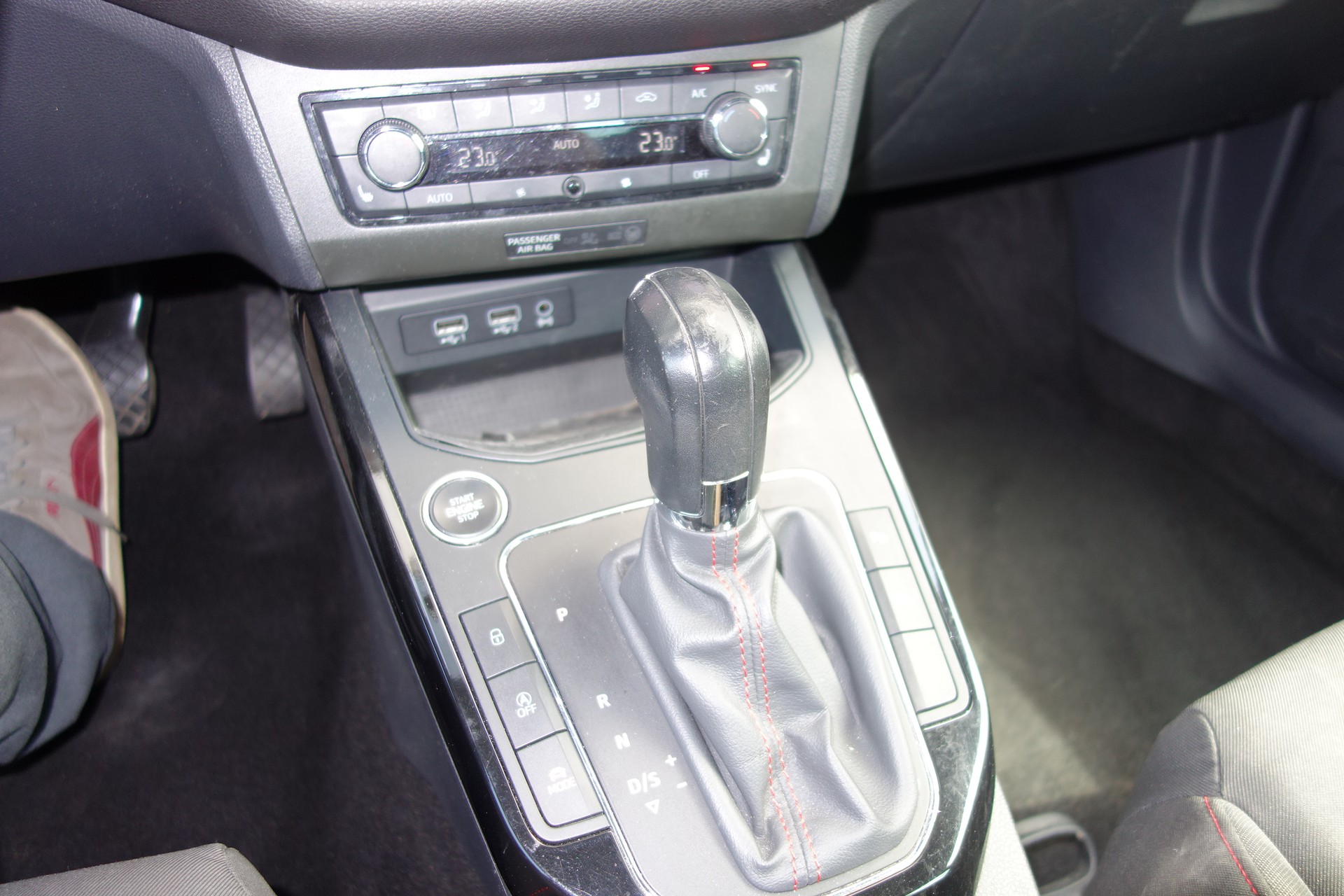SEAT Arona 1.0 TSI Eco FR DSG-image-10