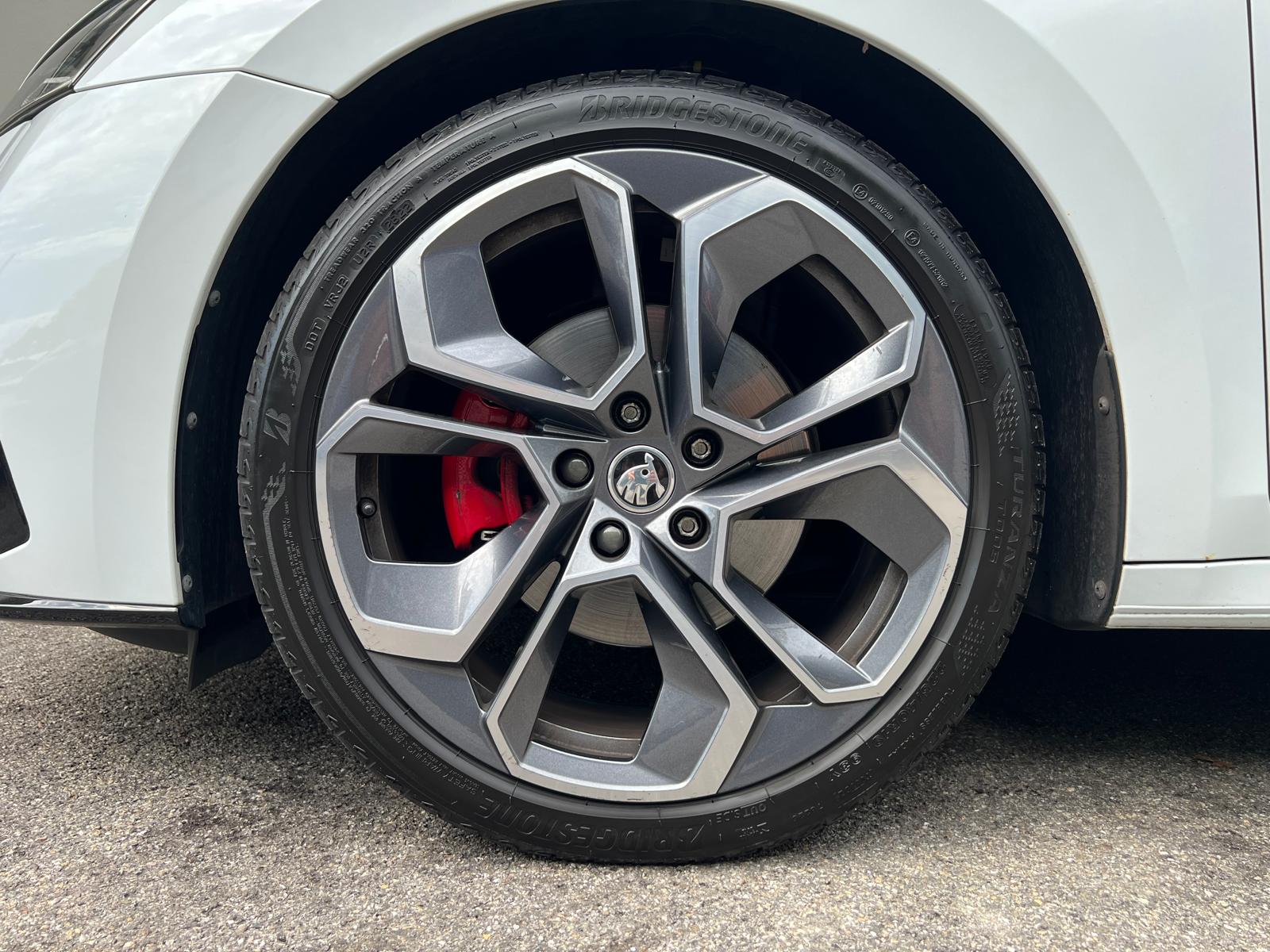 SKODA Octavia Combi 2.0 TDI RS 4x4 DSG-image-5