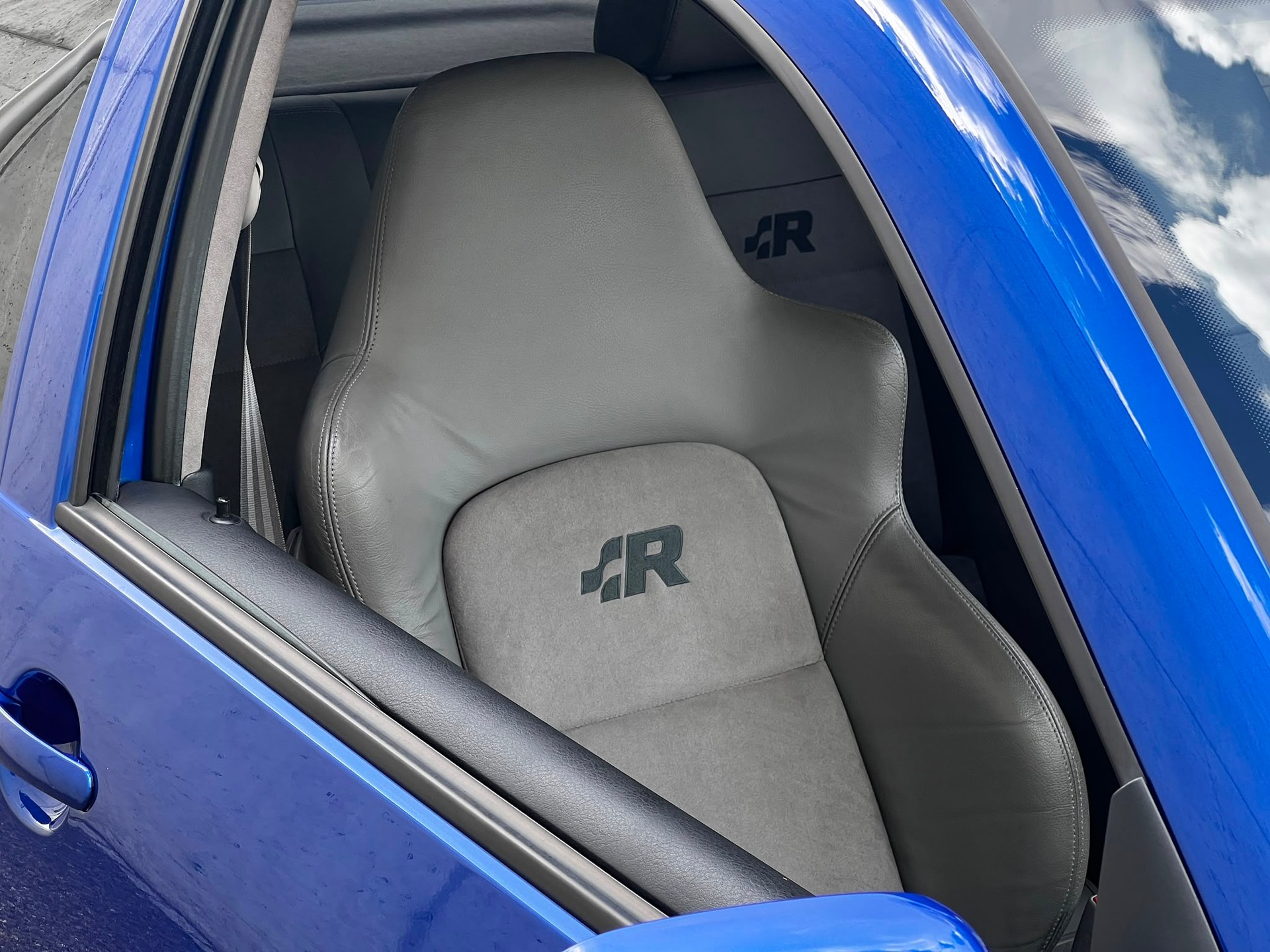 VW Golf R32 4Motion-image-7