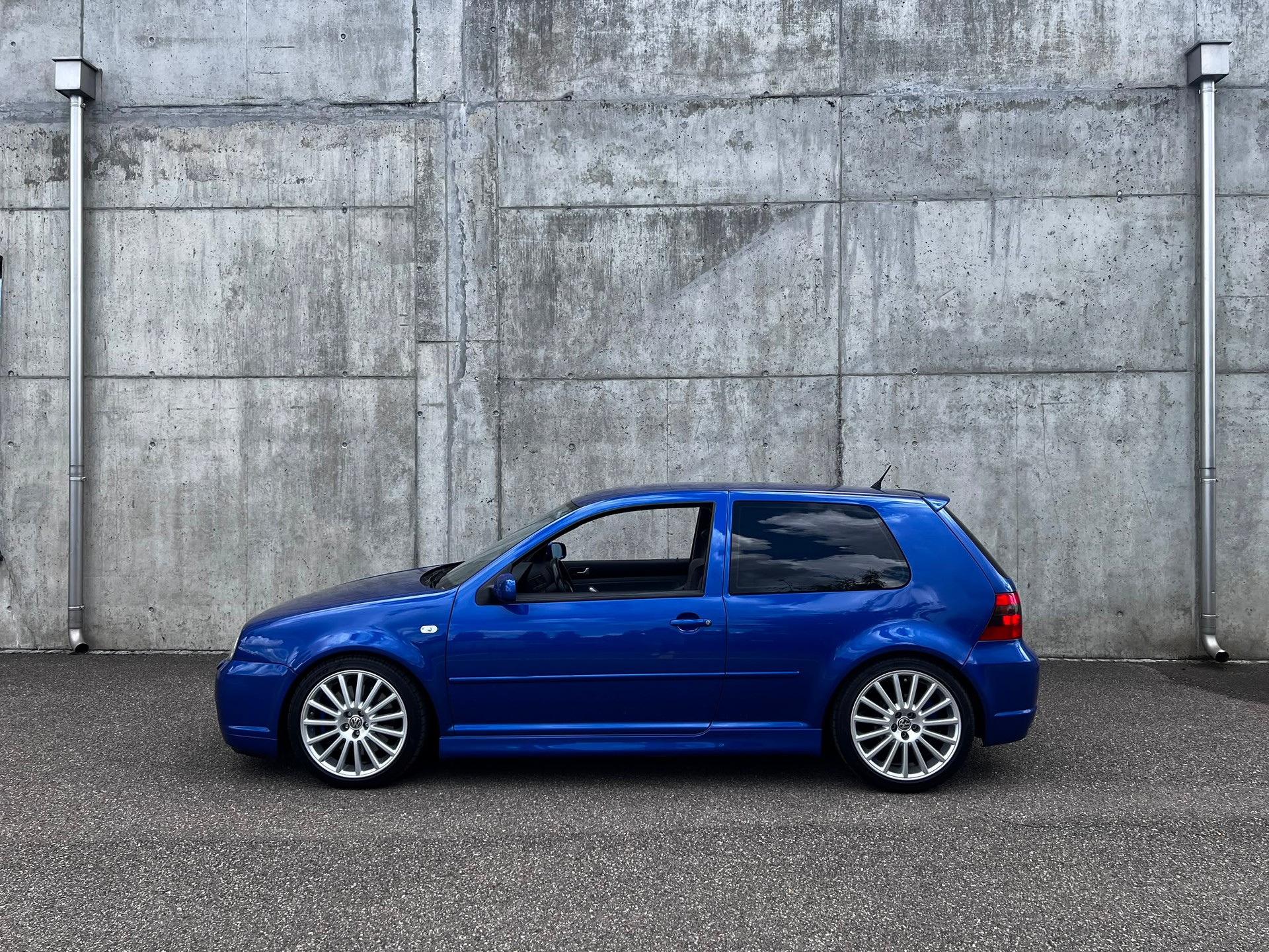 VW Golf R32 4Motion-image-2