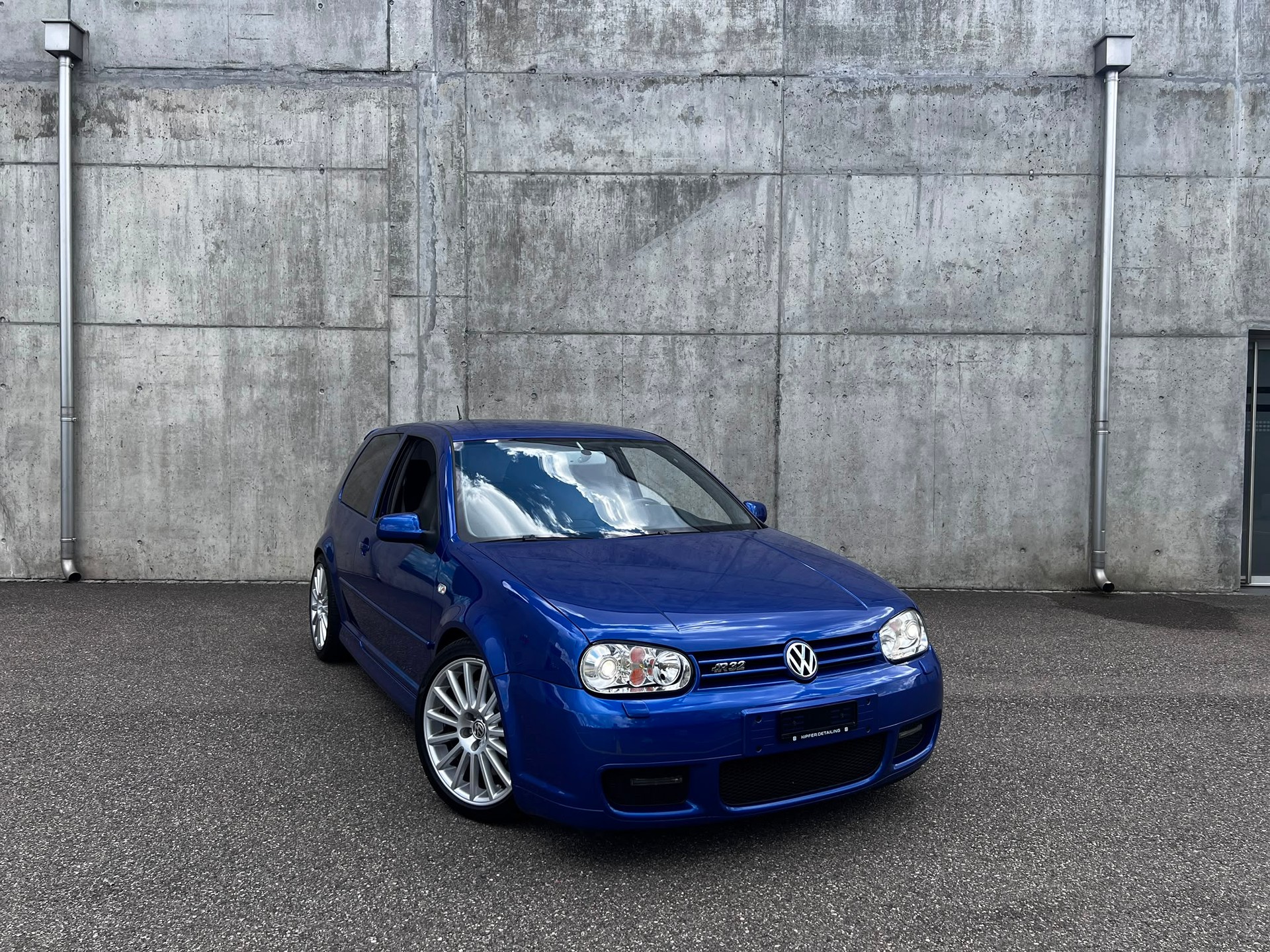 VW Golf R32 4Motion-image-0