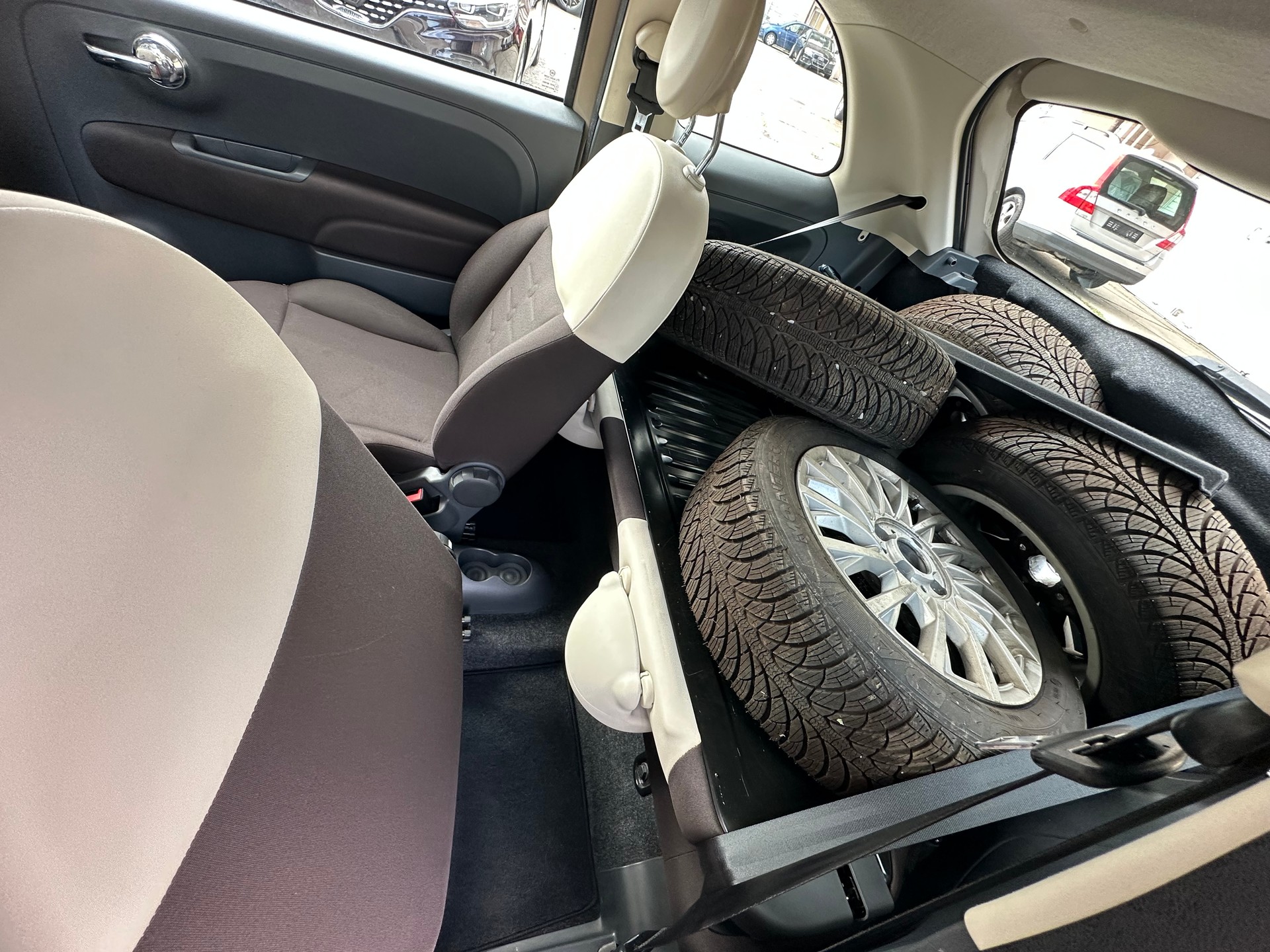 FIAT 500 1.2 Lounge-image-8