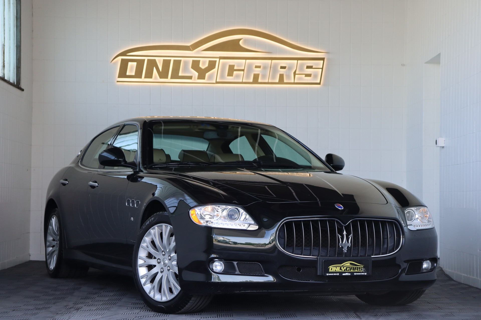 MASERATI Quattroporte 4.2 V8 Automatica ** 1.HAND ** CH-FAHRZEUG ** TOP ZUSTAND **-image-0