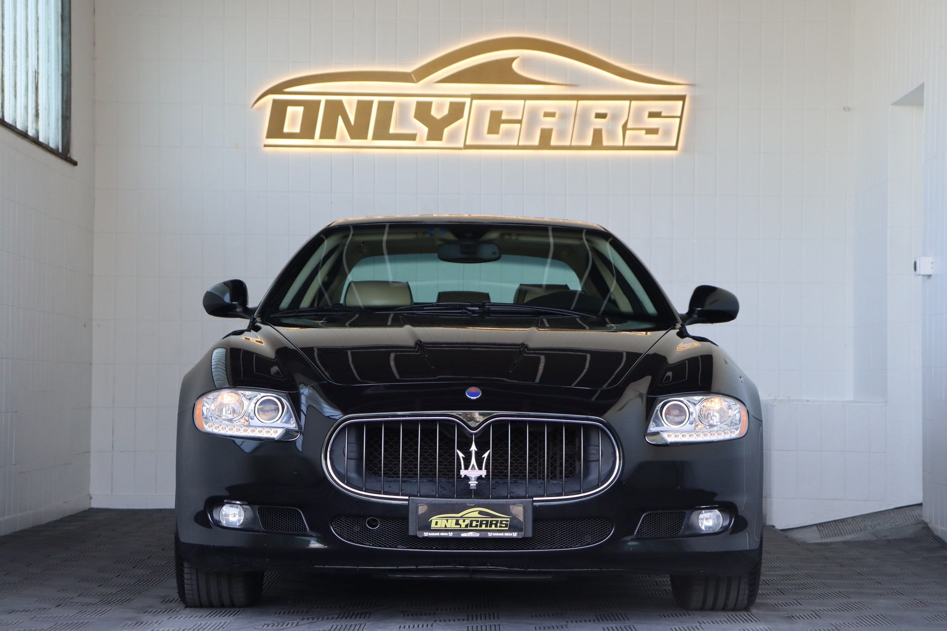 MASERATI Quattroporte 4.2 V8 Automatica ** 1.HAND ** CH-FAHRZEUG ** TOP ZUSTAND **-image-1