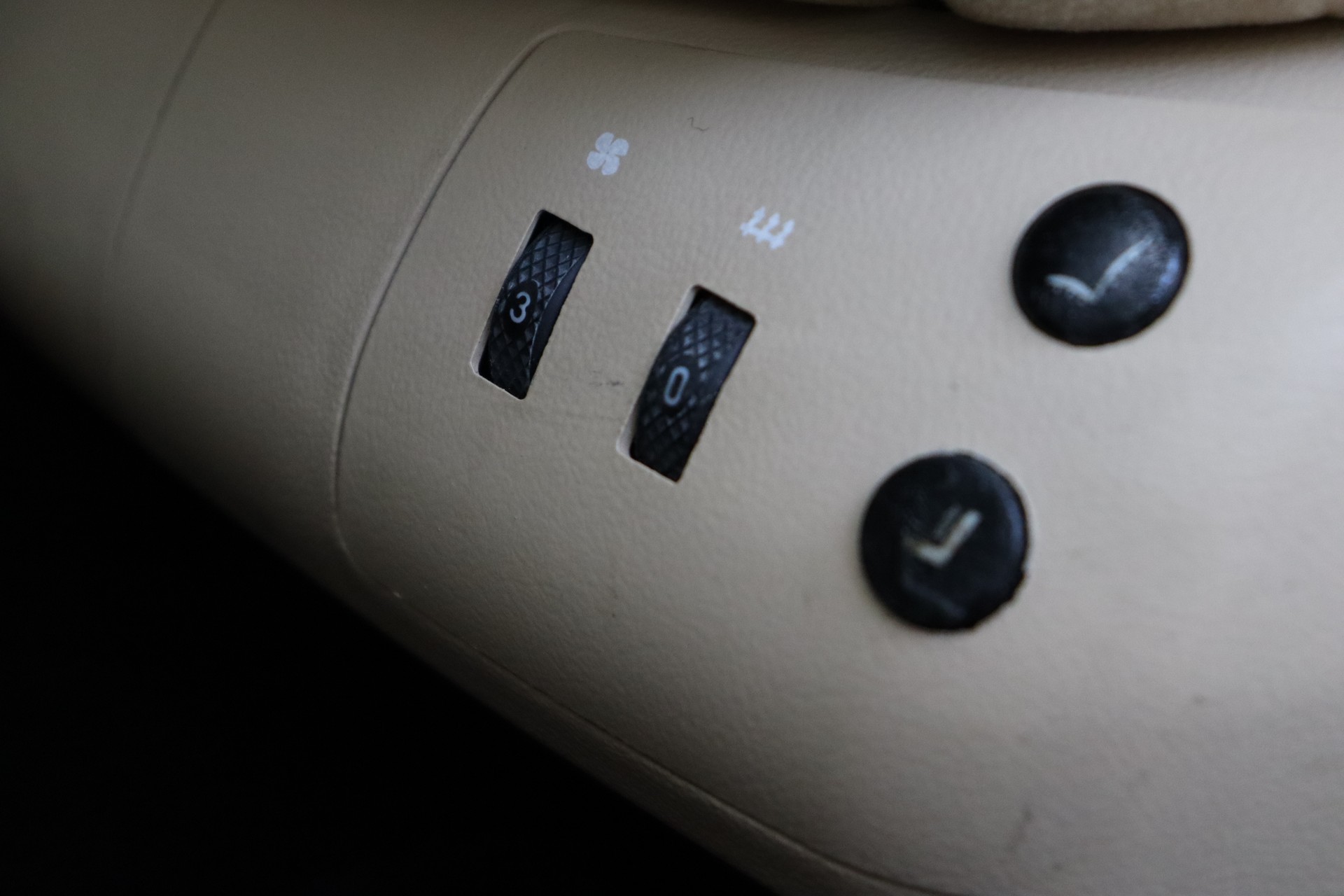 MASERATI Quattroporte 4.2 V8 Automatica ** 1.HAND ** CH-FAHRZEUG ** TOP ZUSTAND **-image-22
