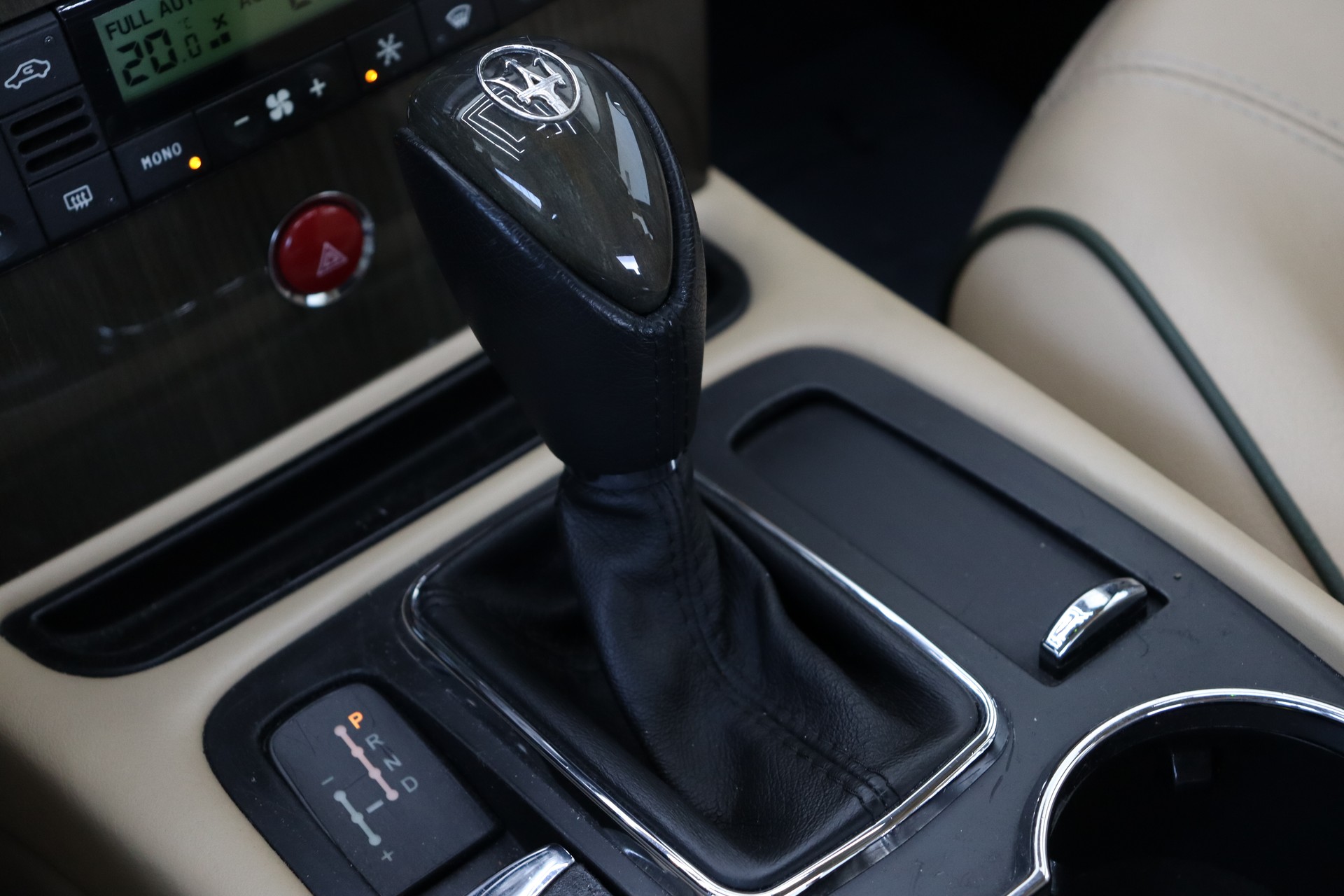 MASERATI Quattroporte 4.2 V8 Automatica ** 1.HAND ** CH-FAHRZEUG ** TOP ZUSTAND **-image-28