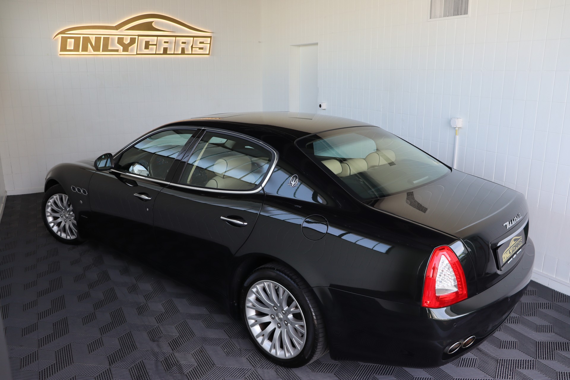 MASERATI Quattroporte 4.2 V8 Automatica ** 1.HAND ** CH-FAHRZEUG ** TOP ZUSTAND **-image-7