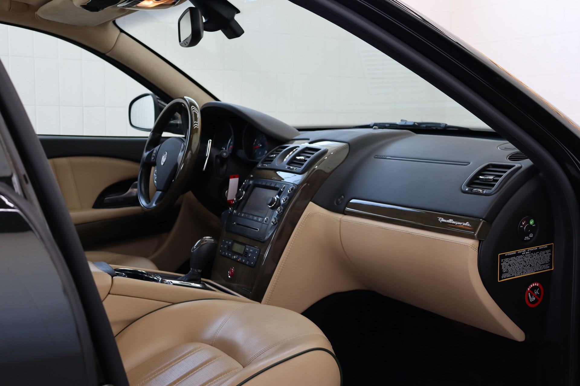 MASERATI Quattroporte 4.2 V8 Automatica ** 1.HAND ** CH-FAHRZEUG ** TOP ZUSTAND **-image-16