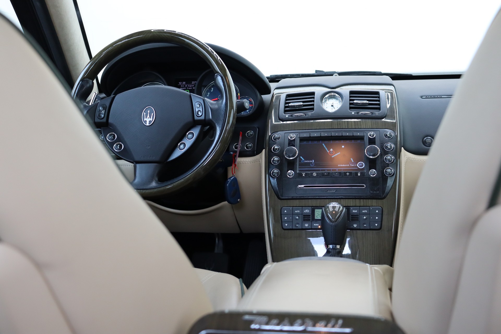 MASERATI Quattroporte 4.2 V8 Automatica ** 1.HAND ** CH-FAHRZEUG ** TOP ZUSTAND **-image-31