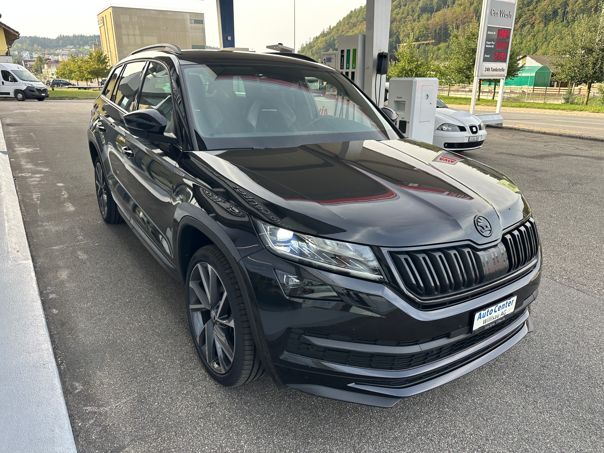 SKODA Kodiaq 2.0 TSI 4x4 Sport Line-image-3