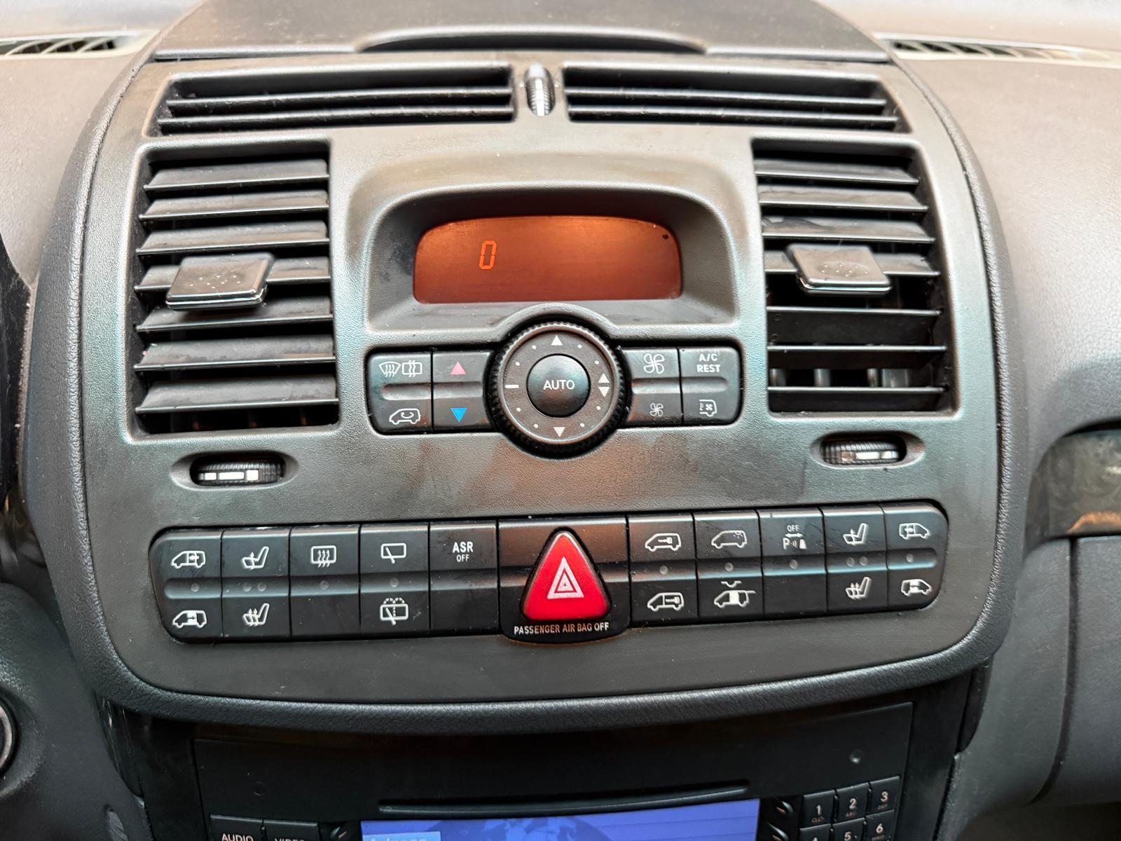 MERCEDES-BENZ Viano 3.0 V6 CDI Trend lang Wagon-image-19