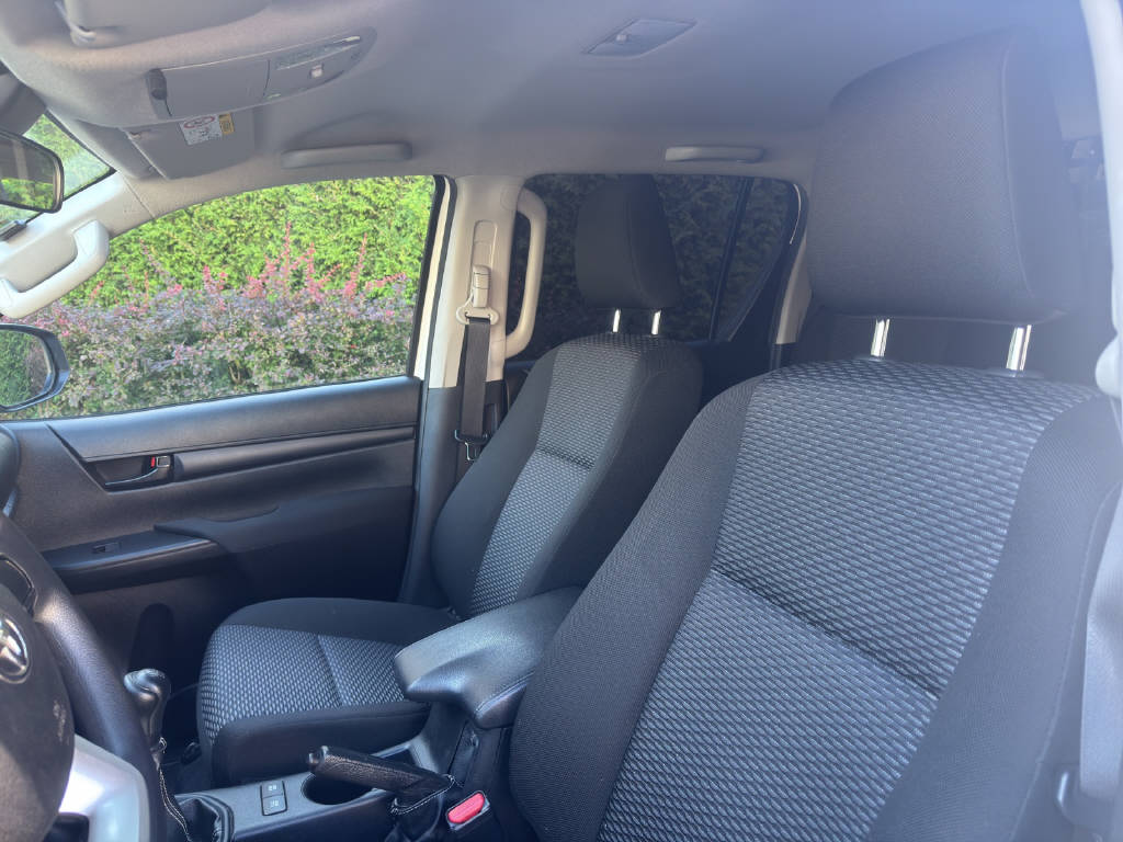 TOYOTA Hi-Lux Double Cab.-Pick-up 2.4 D-4D 150 Luna-image-6