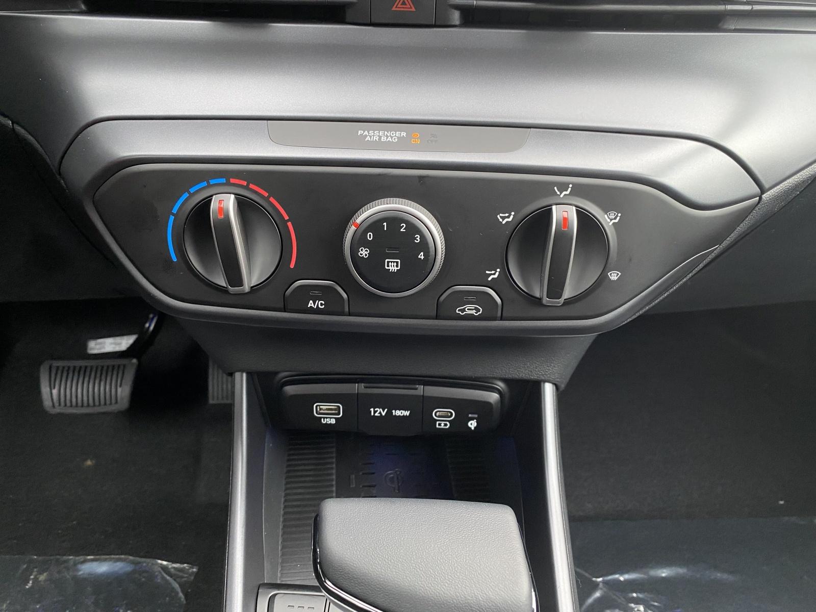 HYUNDAI i20 1.0 T-GDi Amplia-image-10