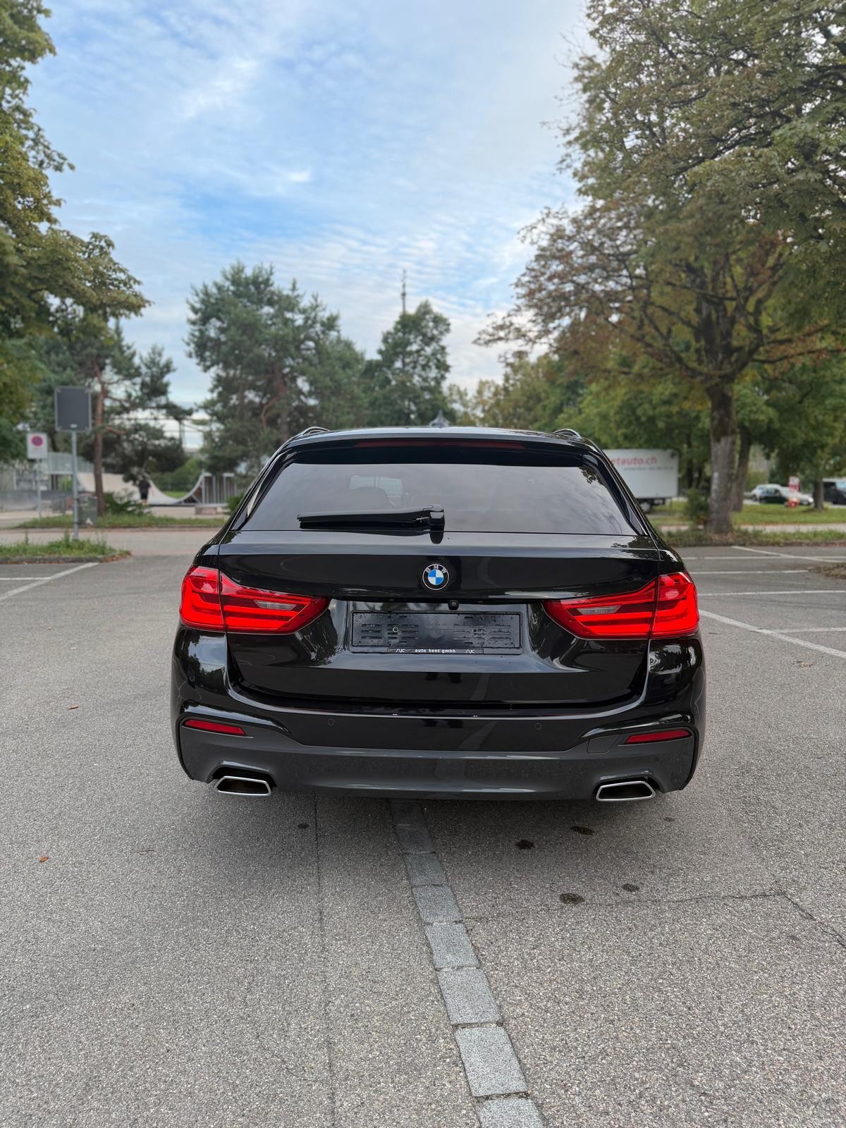 BMW 530d xDrive Touring Steptronic-image-4
