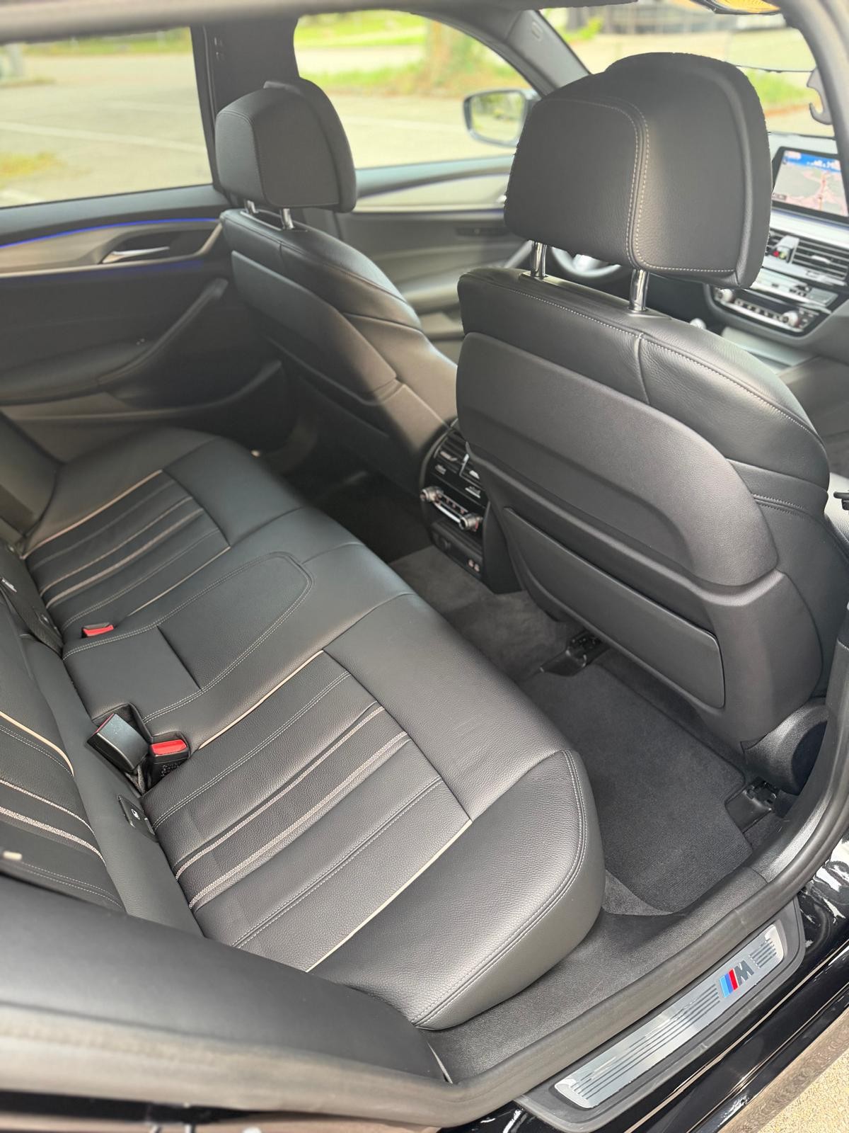 BMW 530d xDrive Touring Steptronic-image-11