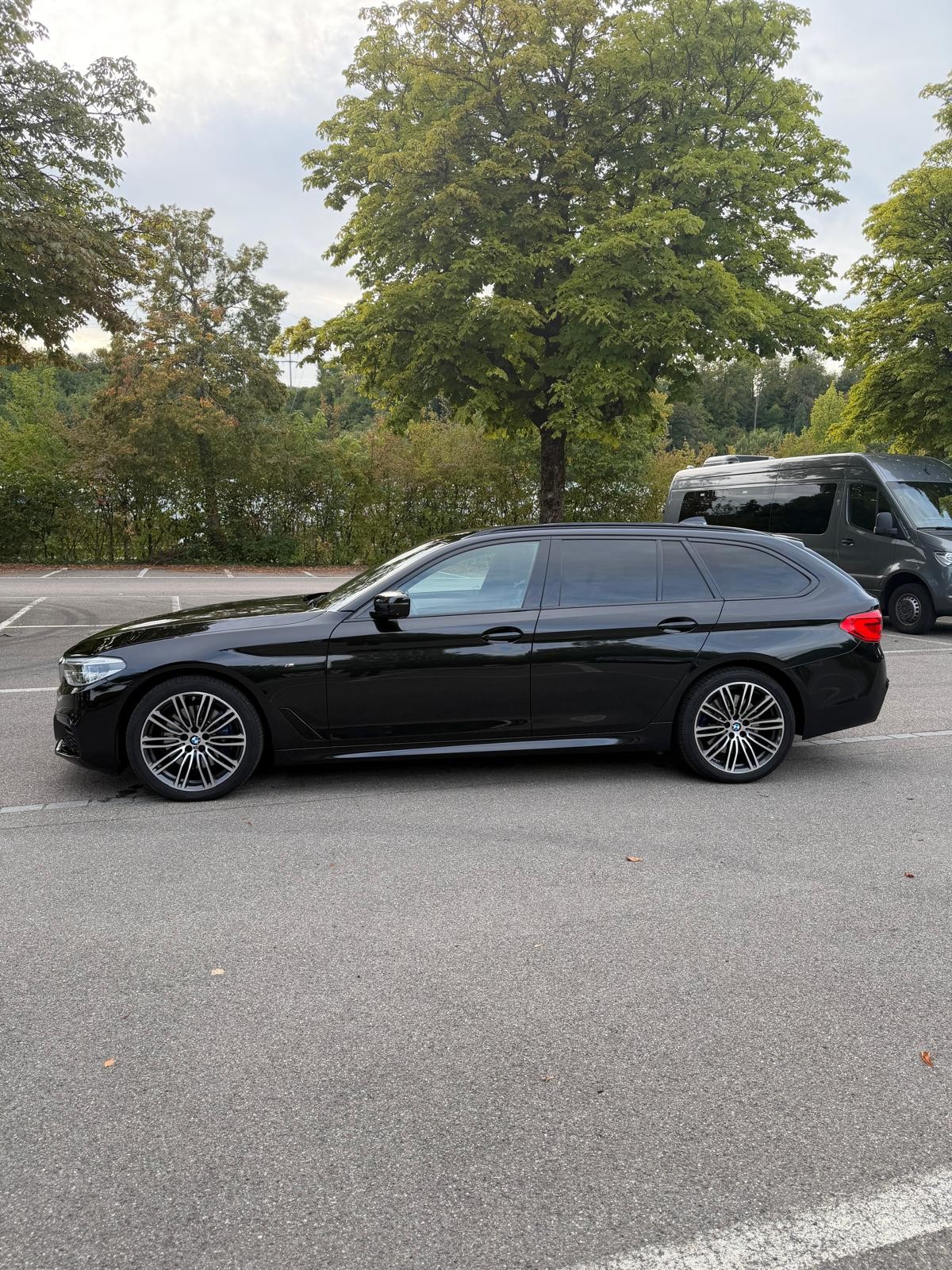 BMW 530d xDrive Touring Steptronic-image-1