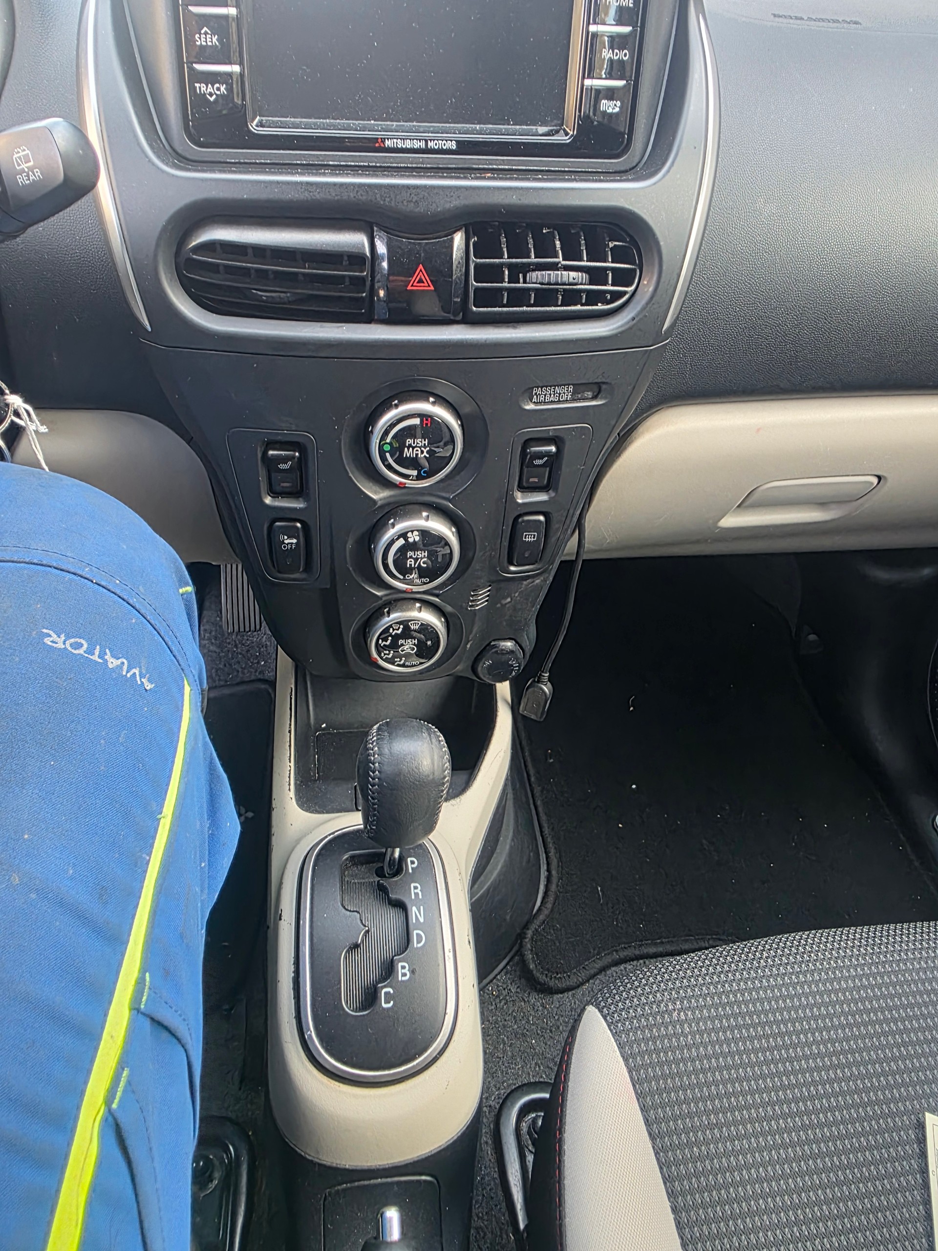 MITSUBISHI i MiEV Style-image-11