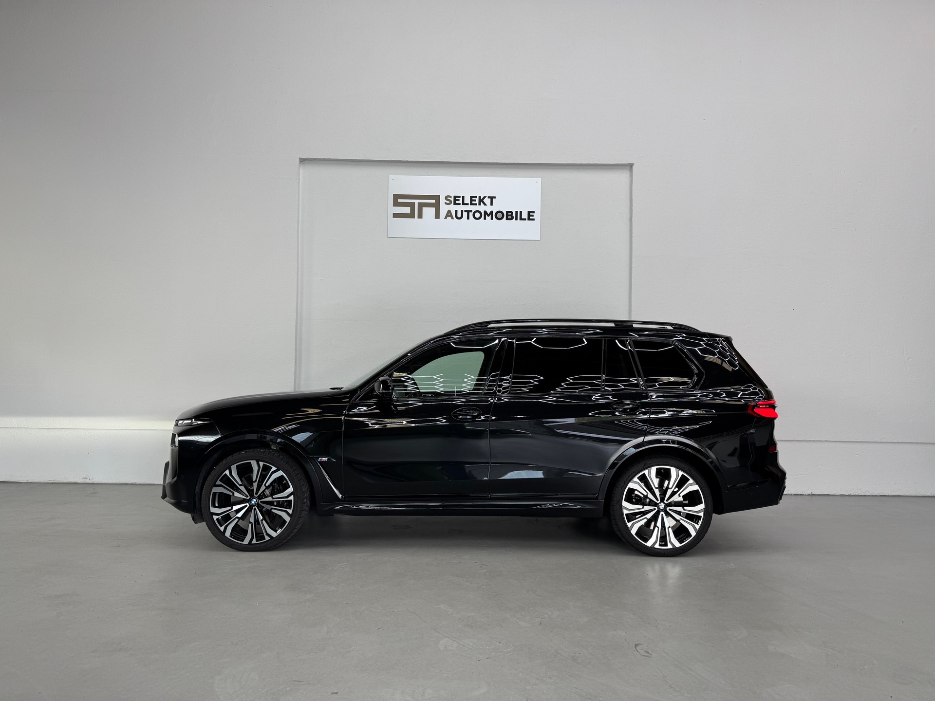 BMW X7 xDrive 48V M60i Steptronic M Sport Pro-image-3