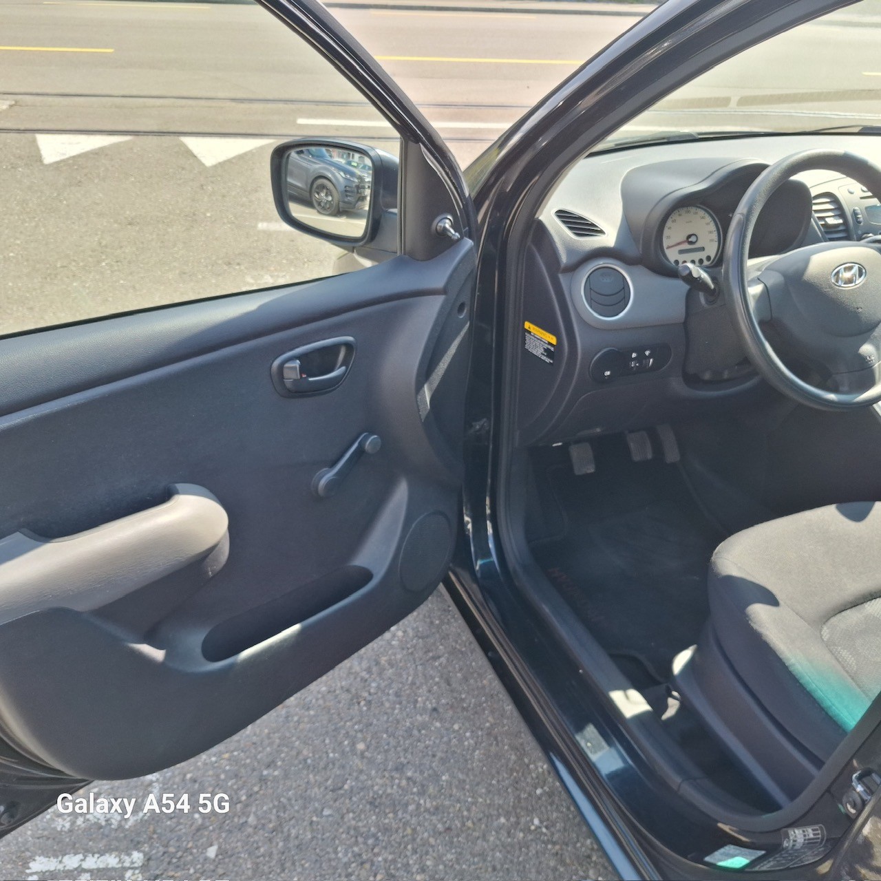 HYUNDAI i10 1.1 Style-image-7