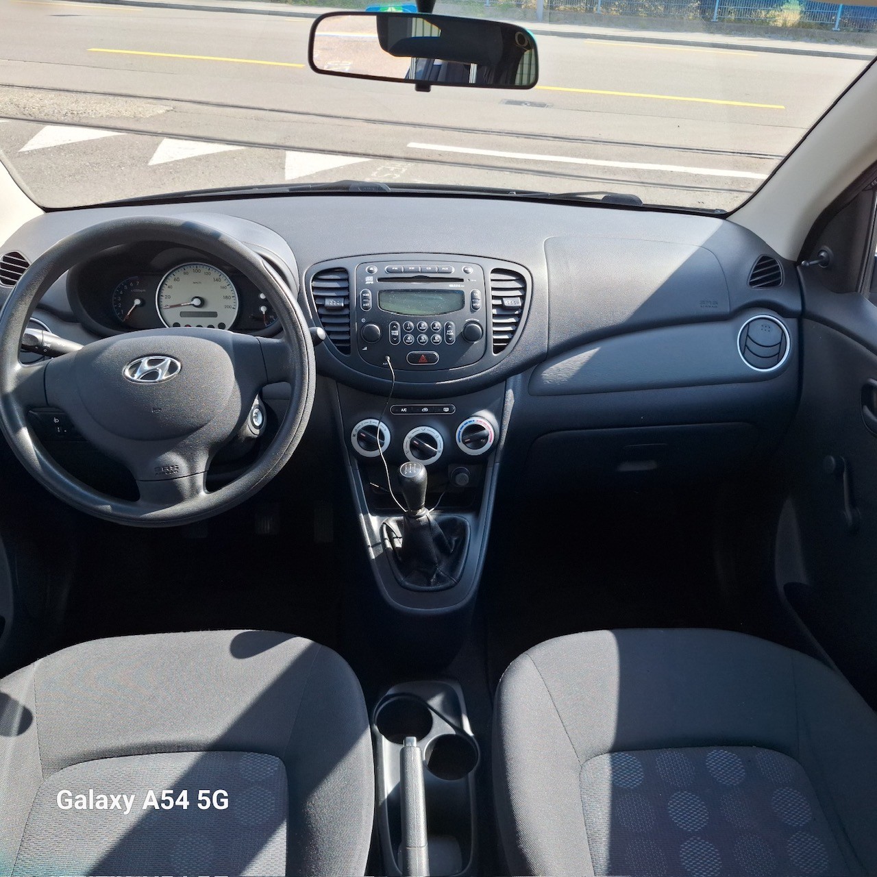 HYUNDAI i10 1.1 Style-image-5