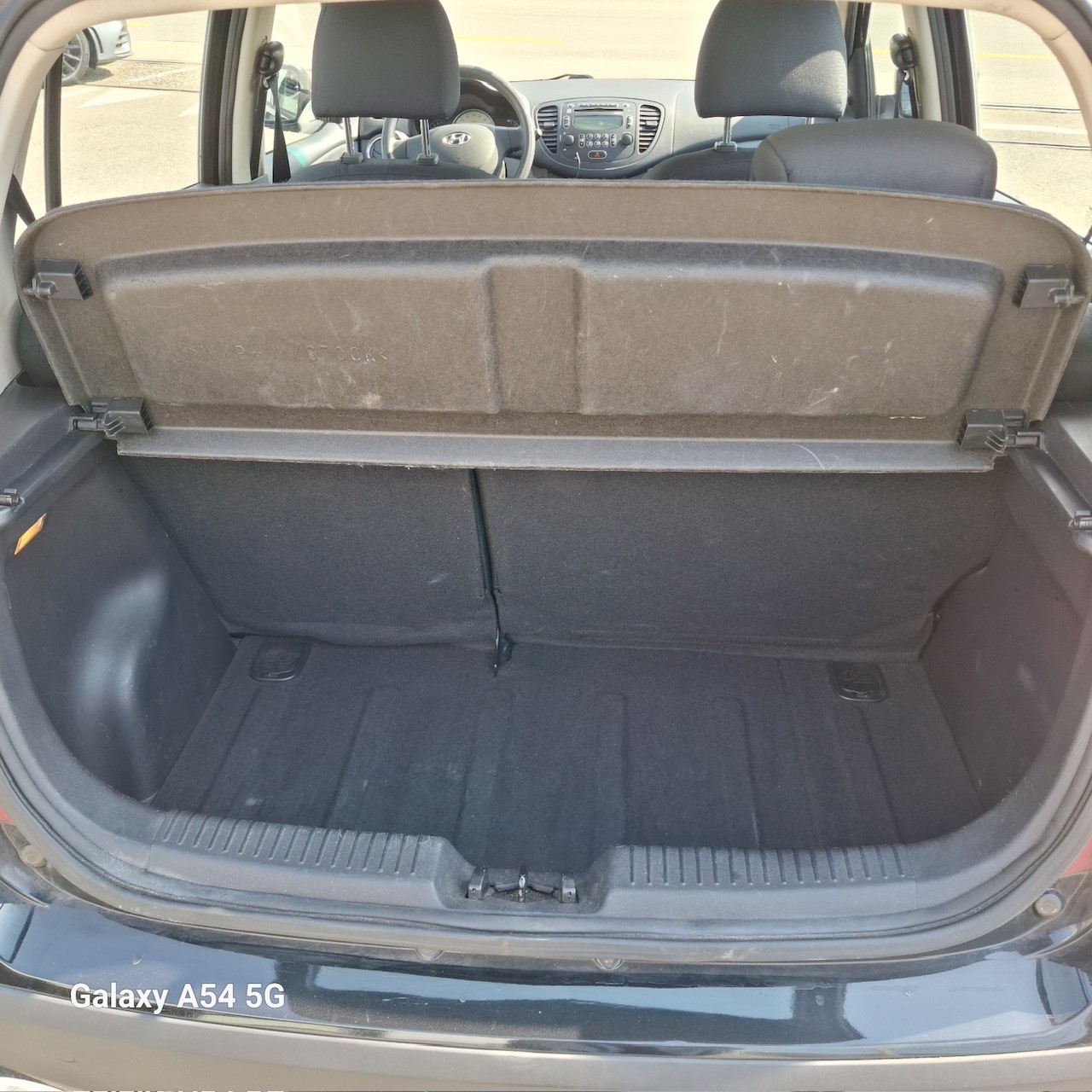 HYUNDAI i10 1.1 Style-image-4