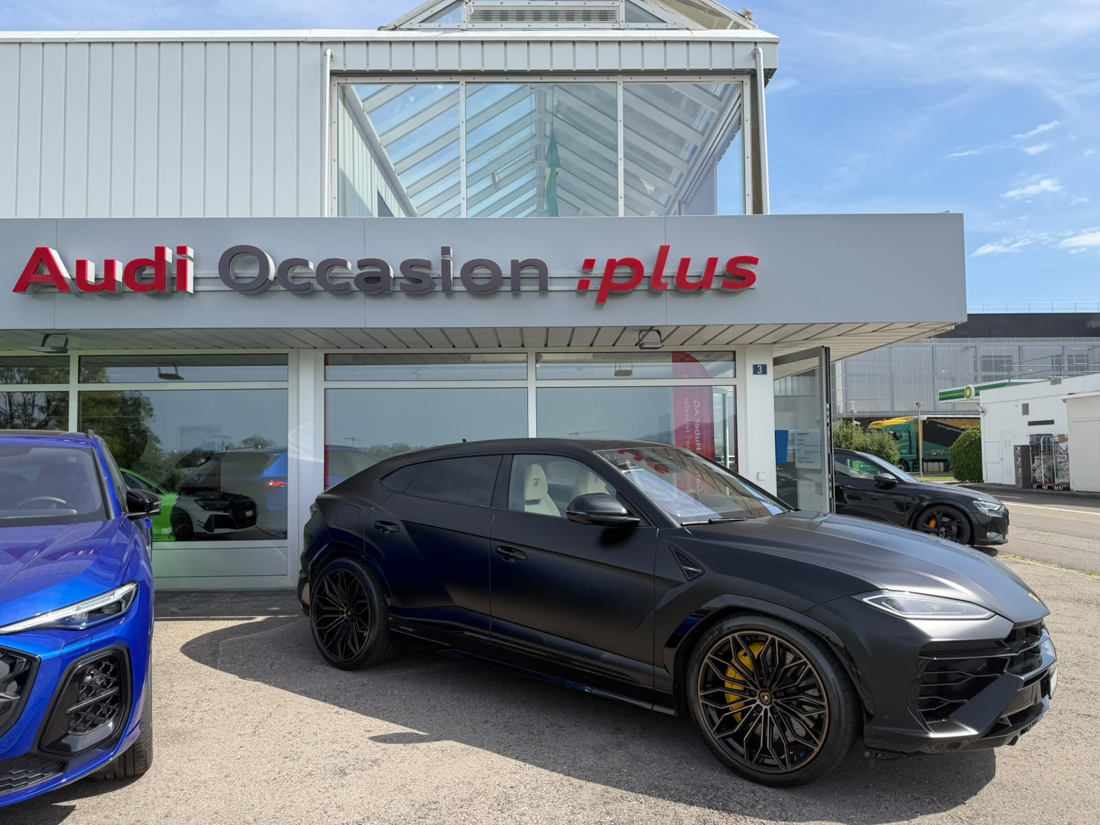 LAMBORGHINI Urus Performante inkl. Akrapovic Auspuffanlage-image-1