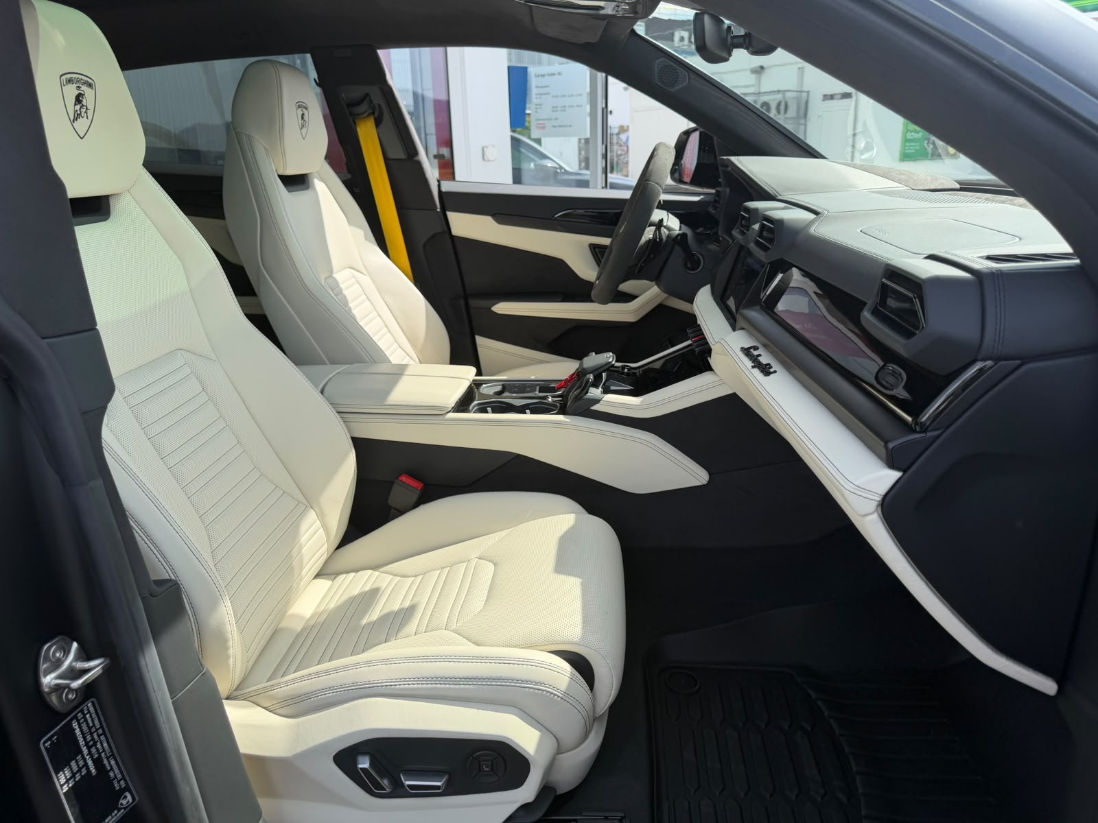 LAMBORGHINI Urus Performante inkl. Akrapovic Auspuffanlage-image-11