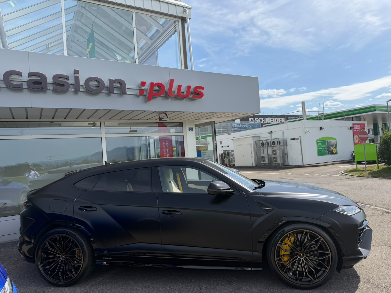 LAMBORGHINI Urus Performante inkl. Akrapovic Auspuffanlage-image-2