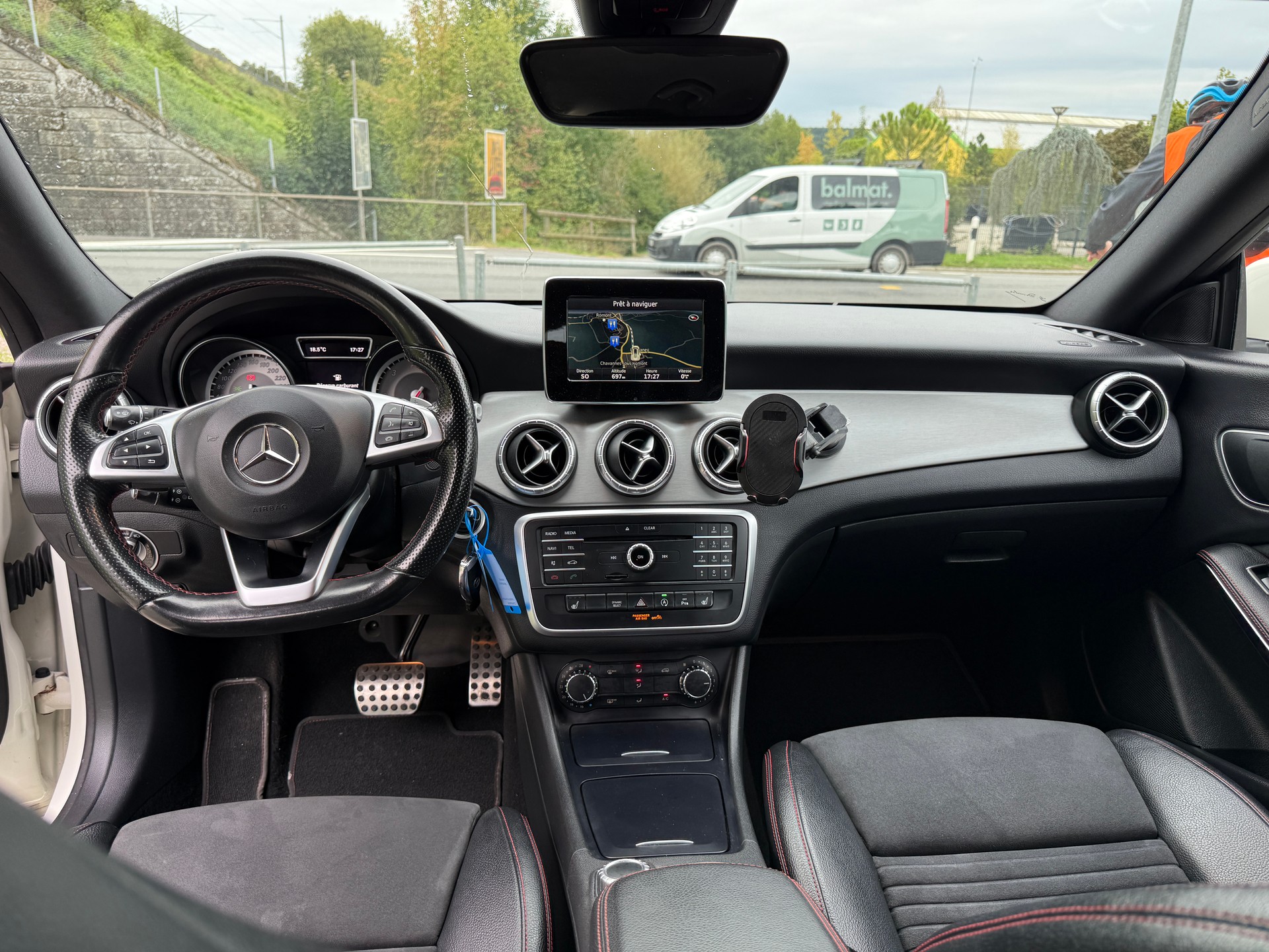 MERCEDES-BENZ CLA Shooting Brake 200 CDI AMG Line 4Matic 7G-DCT-image-5