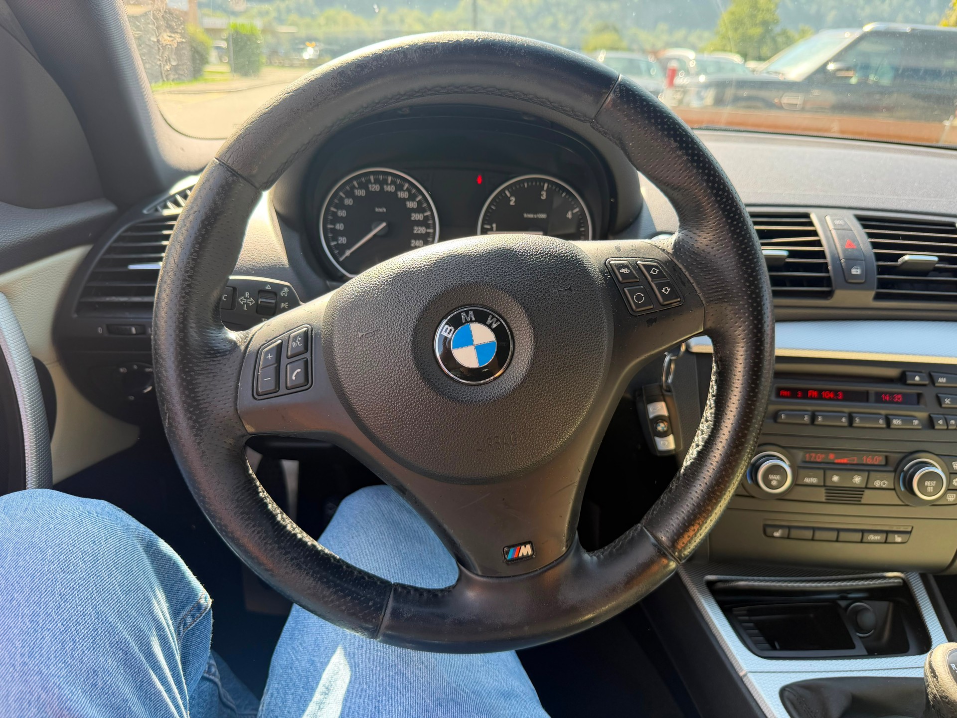 BMW 123d-image-8
