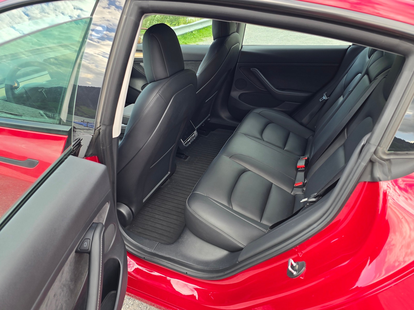 TESLA Long Range Dual Motor AWD-image-6