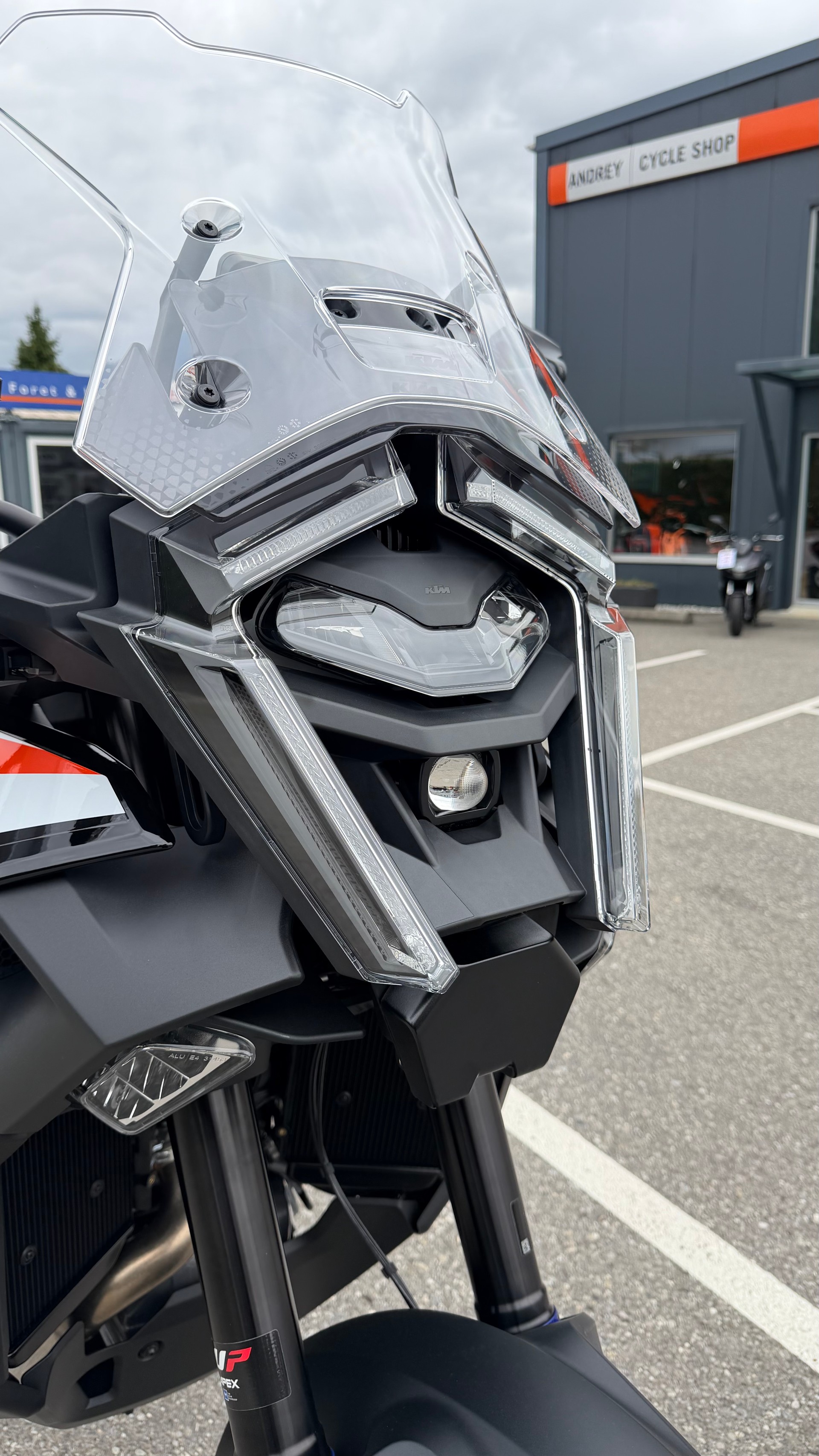 KTM 1390 Super Adventure S EVO-showroom-element-3