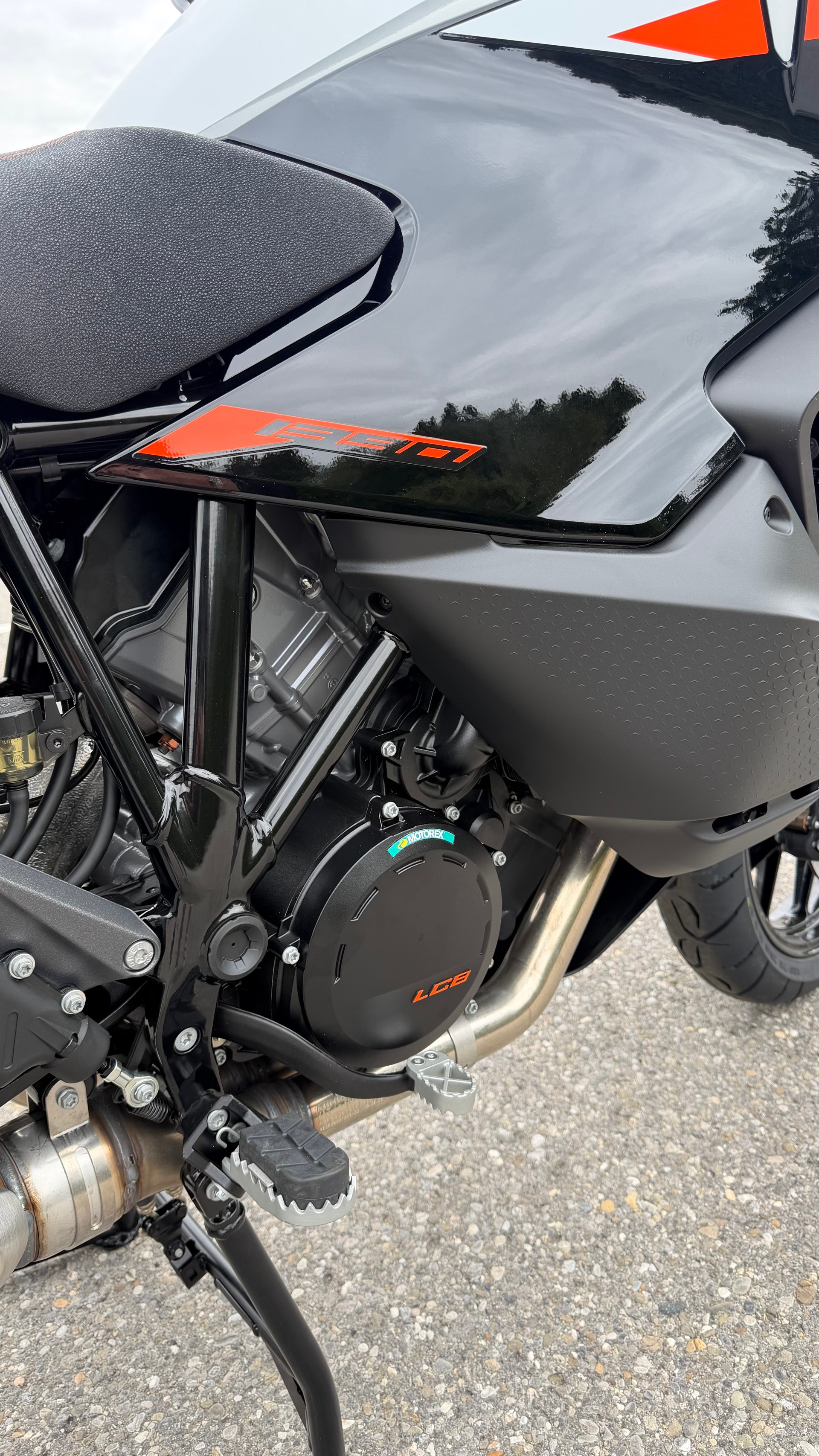 KTM 1390 Super Adventure S EVO-image-5