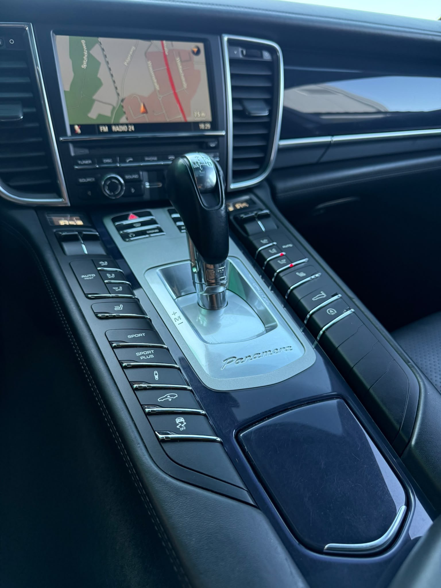 PORSCHE Panamera Turbo 4.8 PDK-image-11