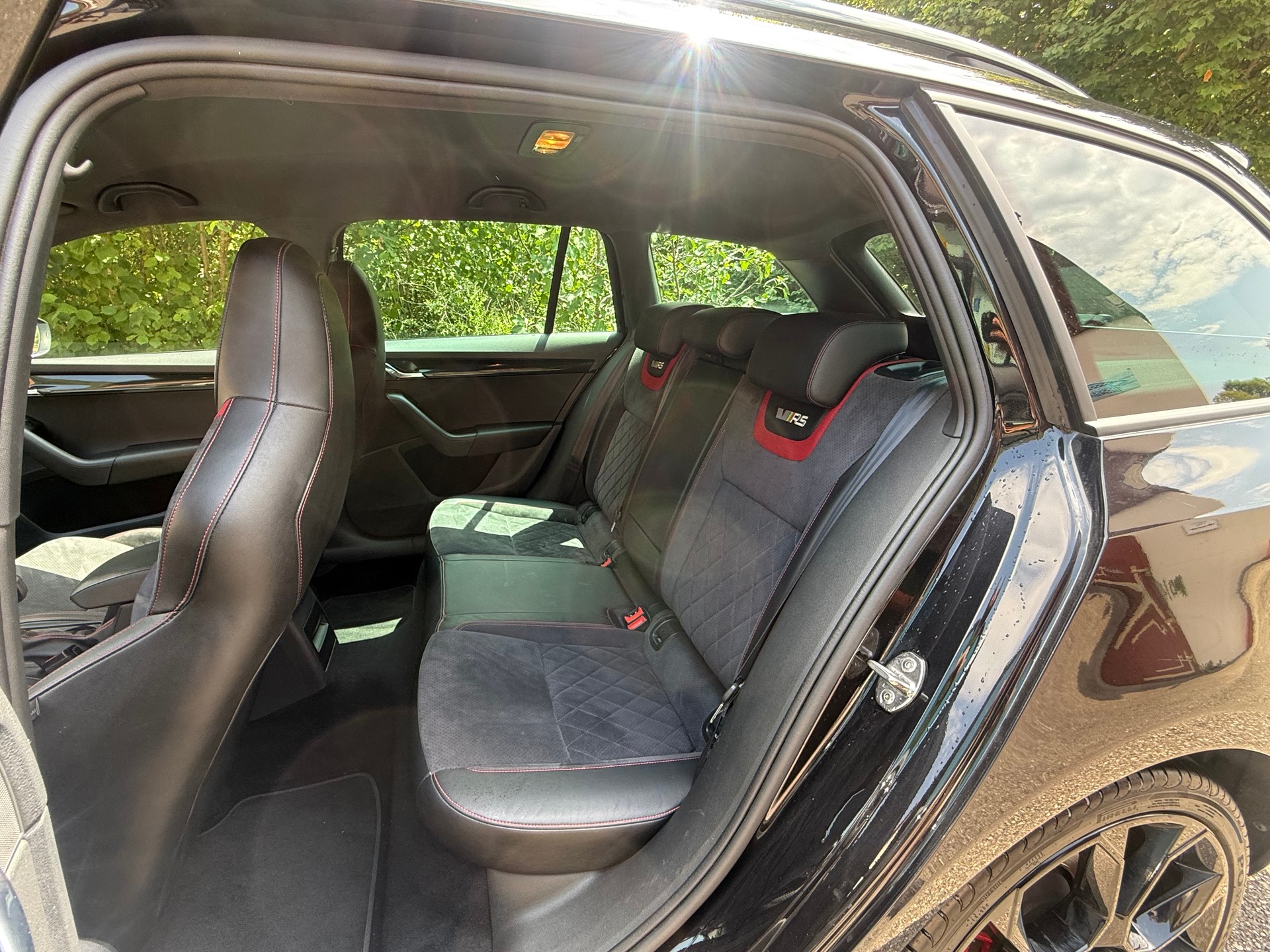SKODA Octavia Combi 2.0 TSI RS Final Edition DSG-image-11