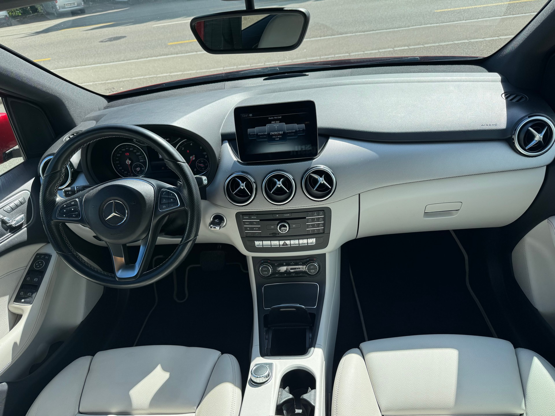 MERCEDES-BENZ B 220 CDI Swiss Star Edition Urban 4Matic 7G-DCT-image-10