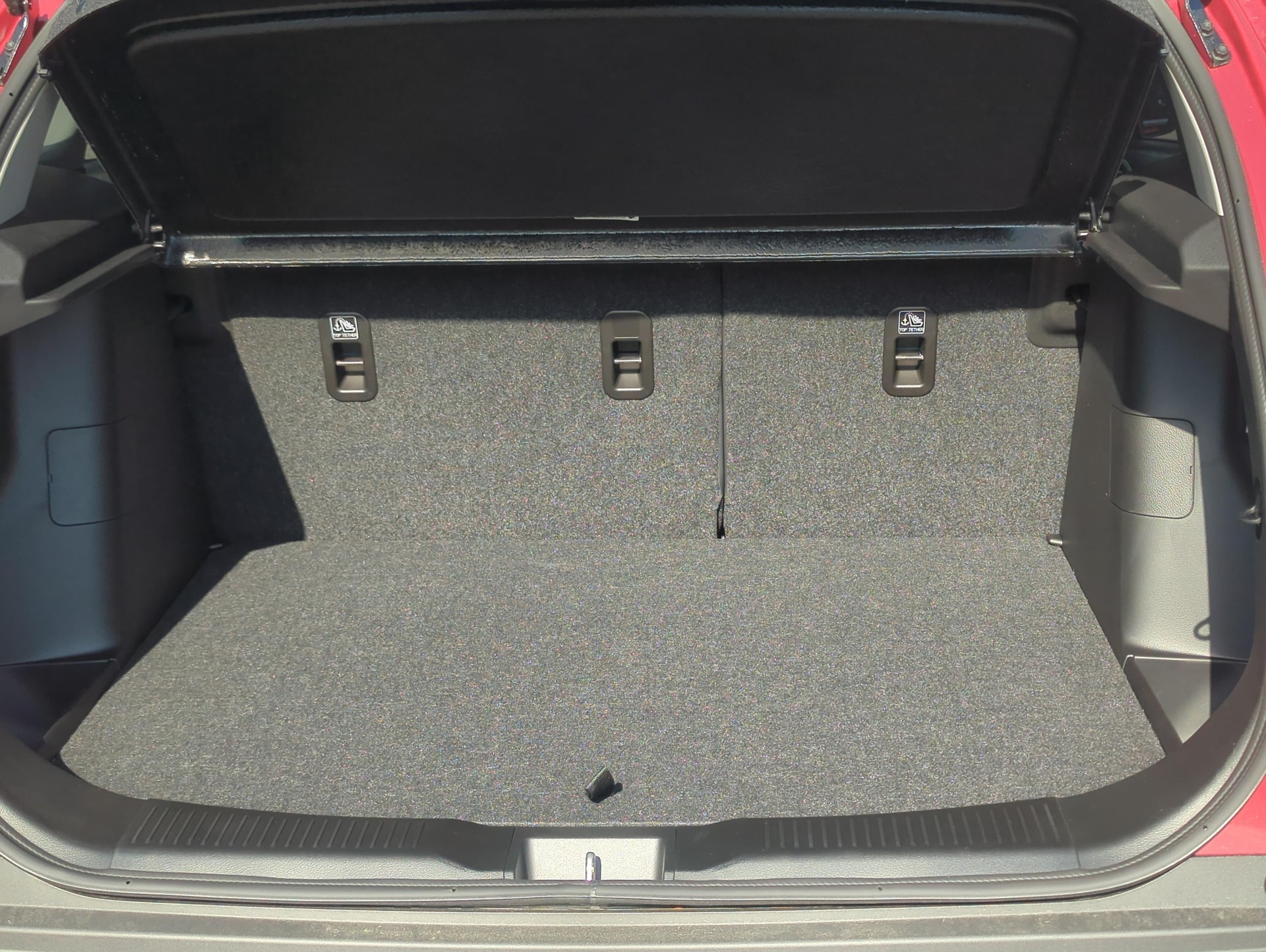 SUZUKI S-Cross 1.4 T Sakura Top Hybrid 4x4-image-11