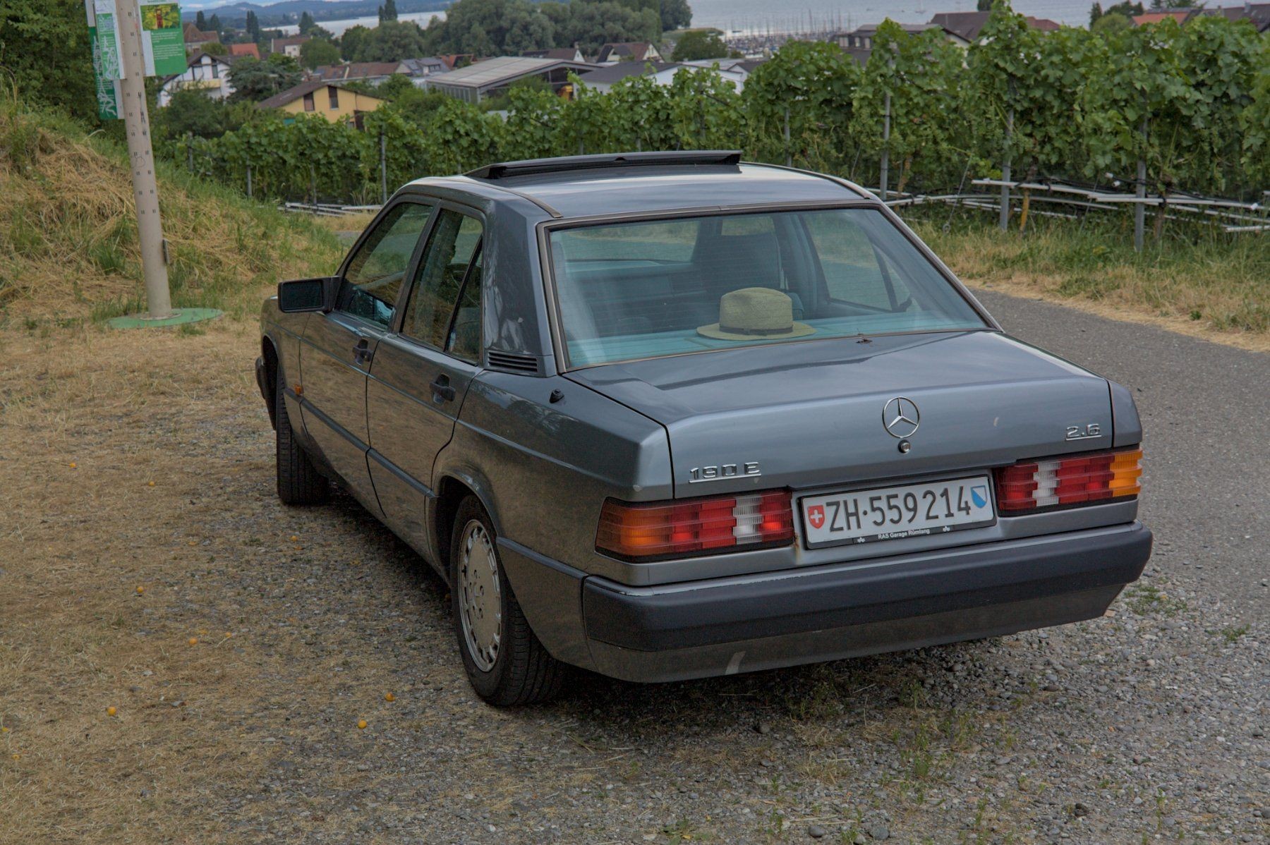 MERCEDES-BENZ 190 E 2.6-image-2