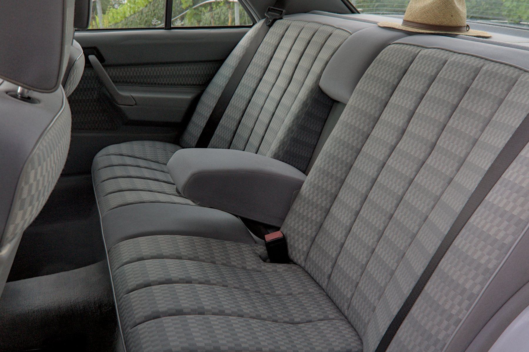 MERCEDES-BENZ 190 E 2.6-image-5