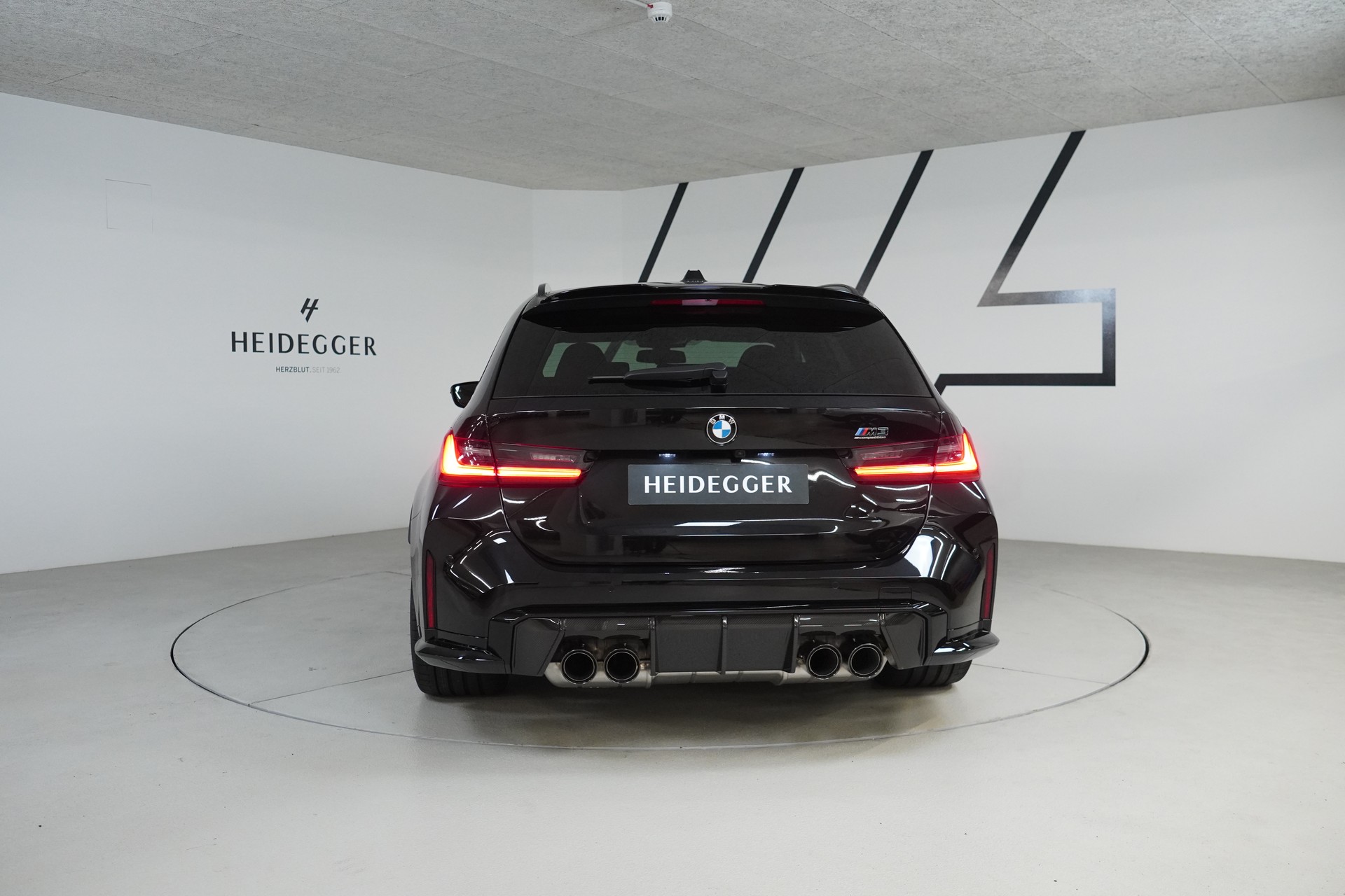 BMW M3 Touring xDrive Competition M-image-5