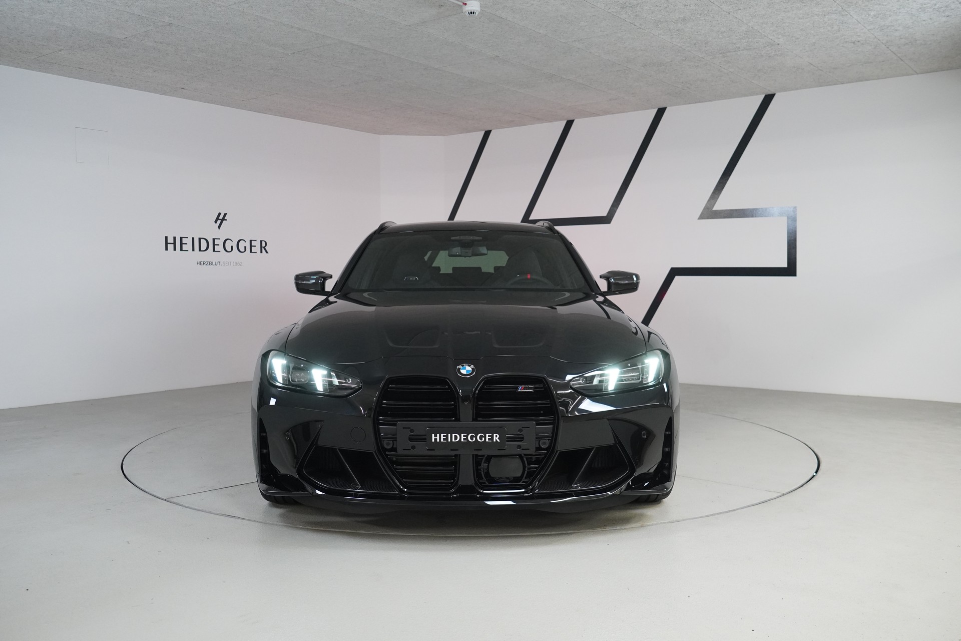 BMW M3 Touring xDrive Competition M-image-1