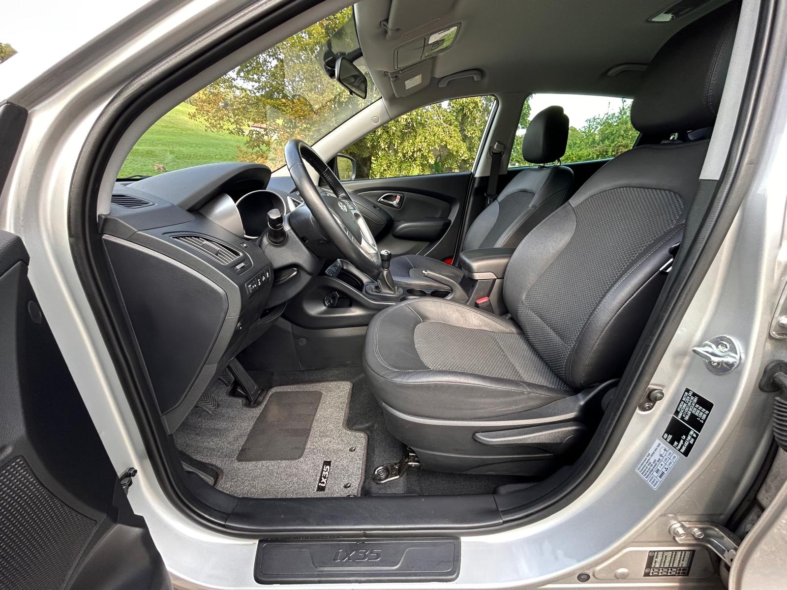 HYUNDAI iX 35 2.0 Comfort 4WD-image-13
