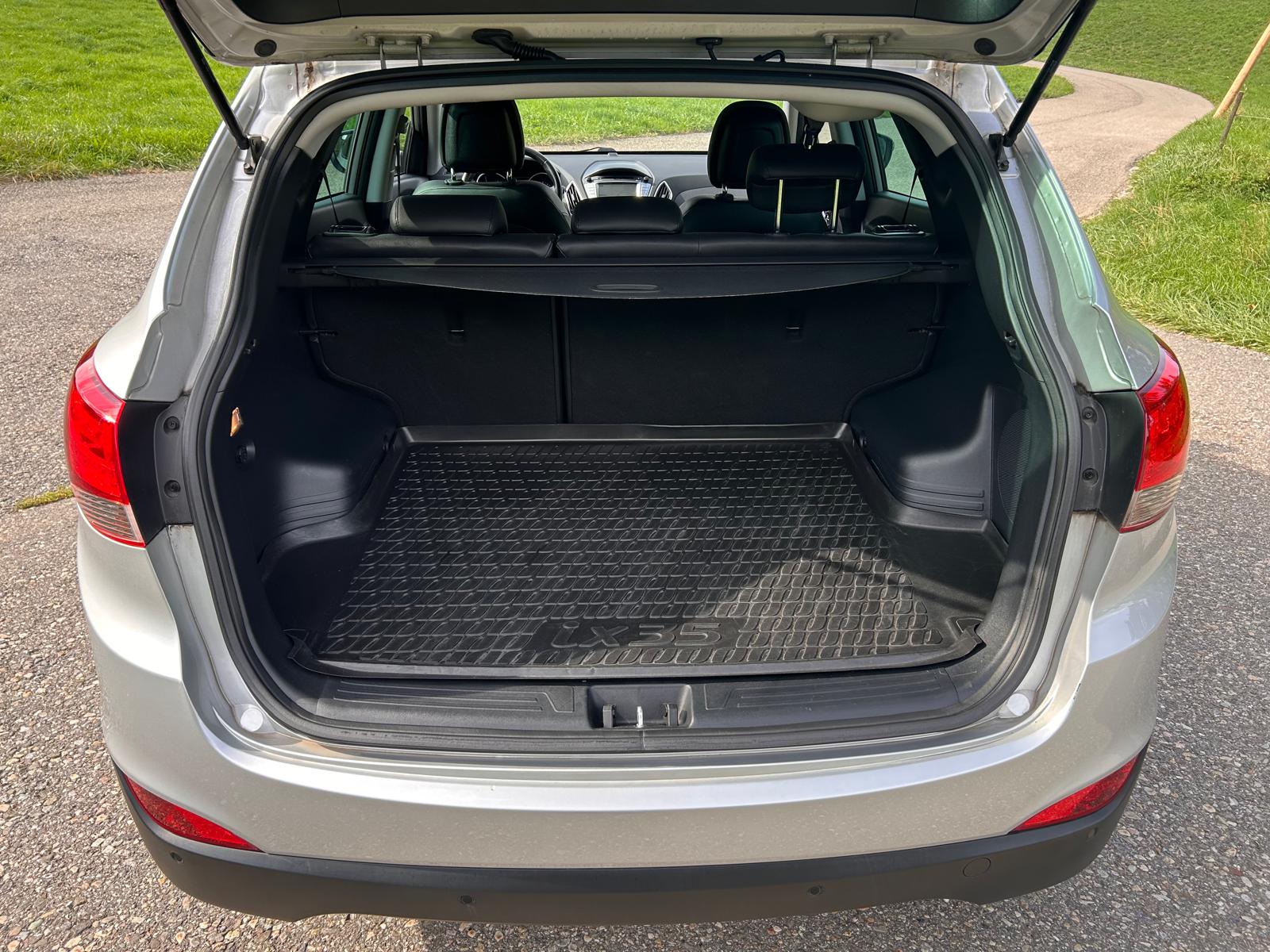 HYUNDAI iX 35 2.0 Comfort 4WD-image-8