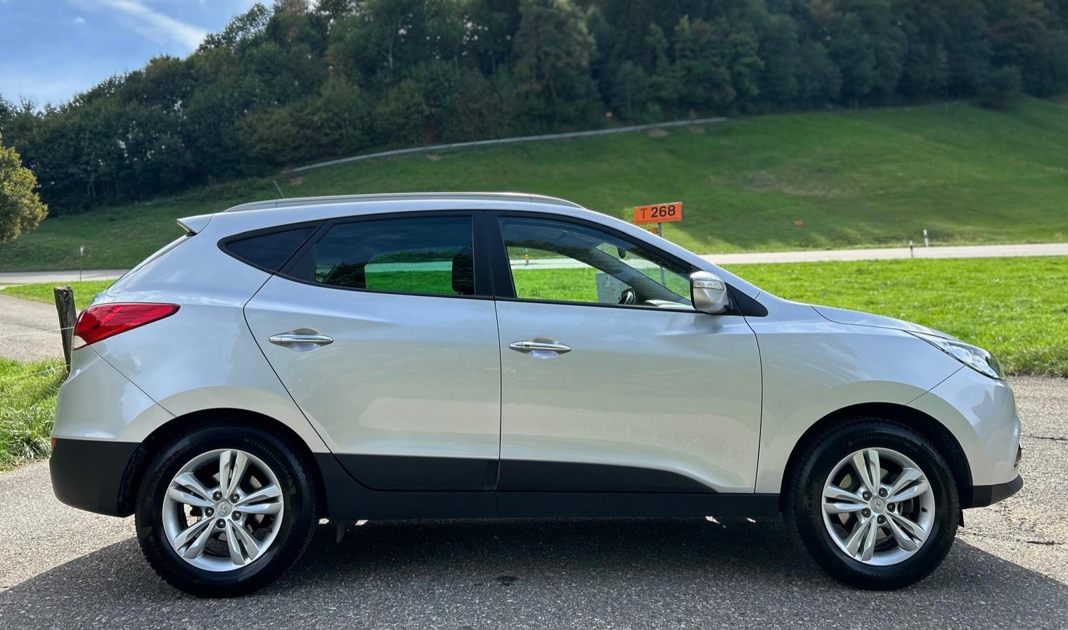 HYUNDAI iX 35 2.0 Comfort 4WD-image-5