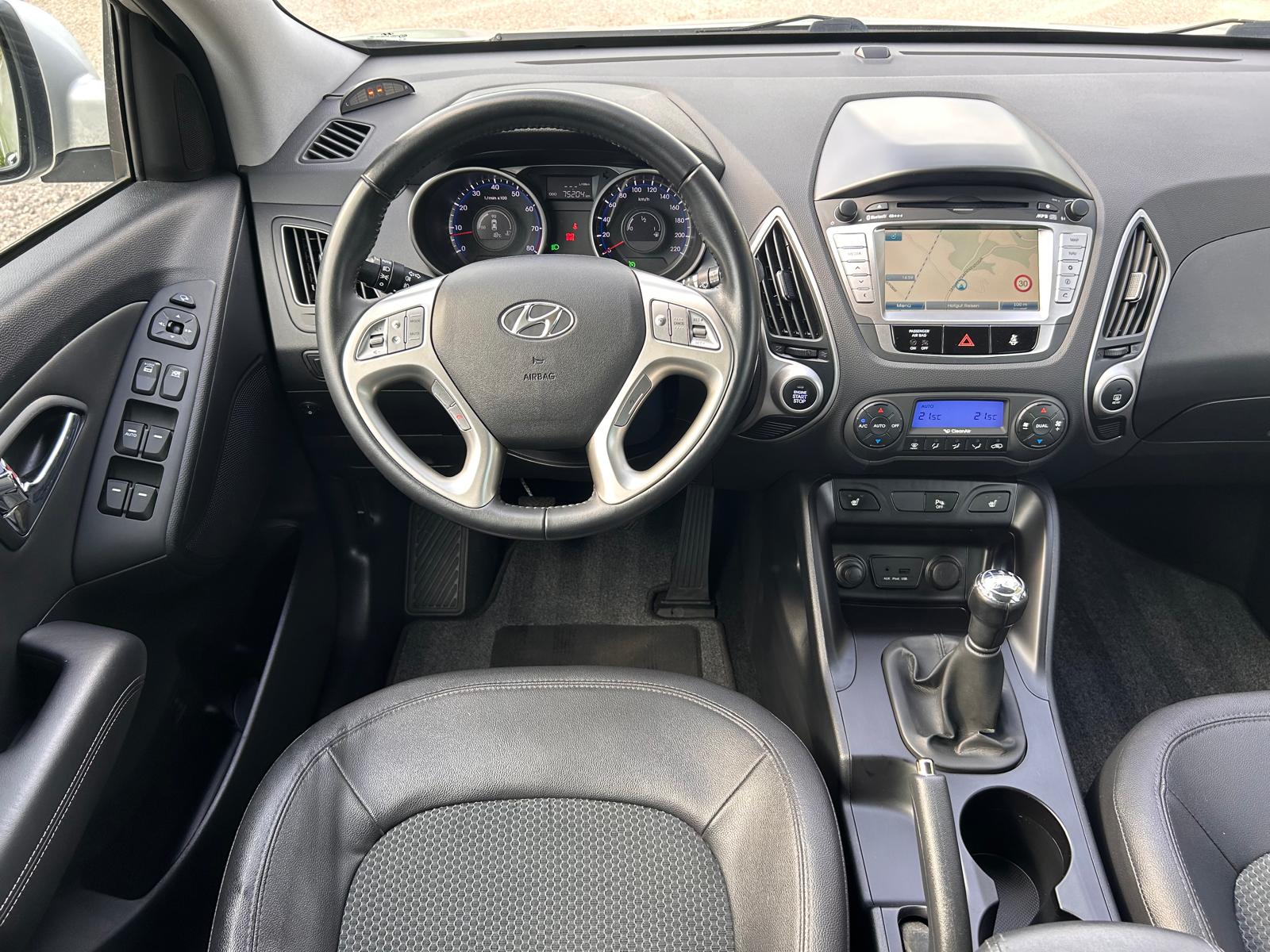 HYUNDAI iX 35 2.0 Comfort 4WD-image-16