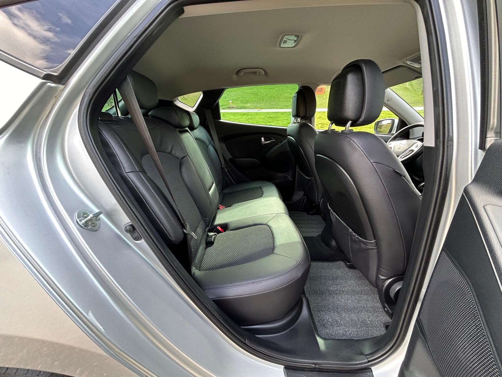 HYUNDAI iX 35 2.0 Comfort 4WD-image-9